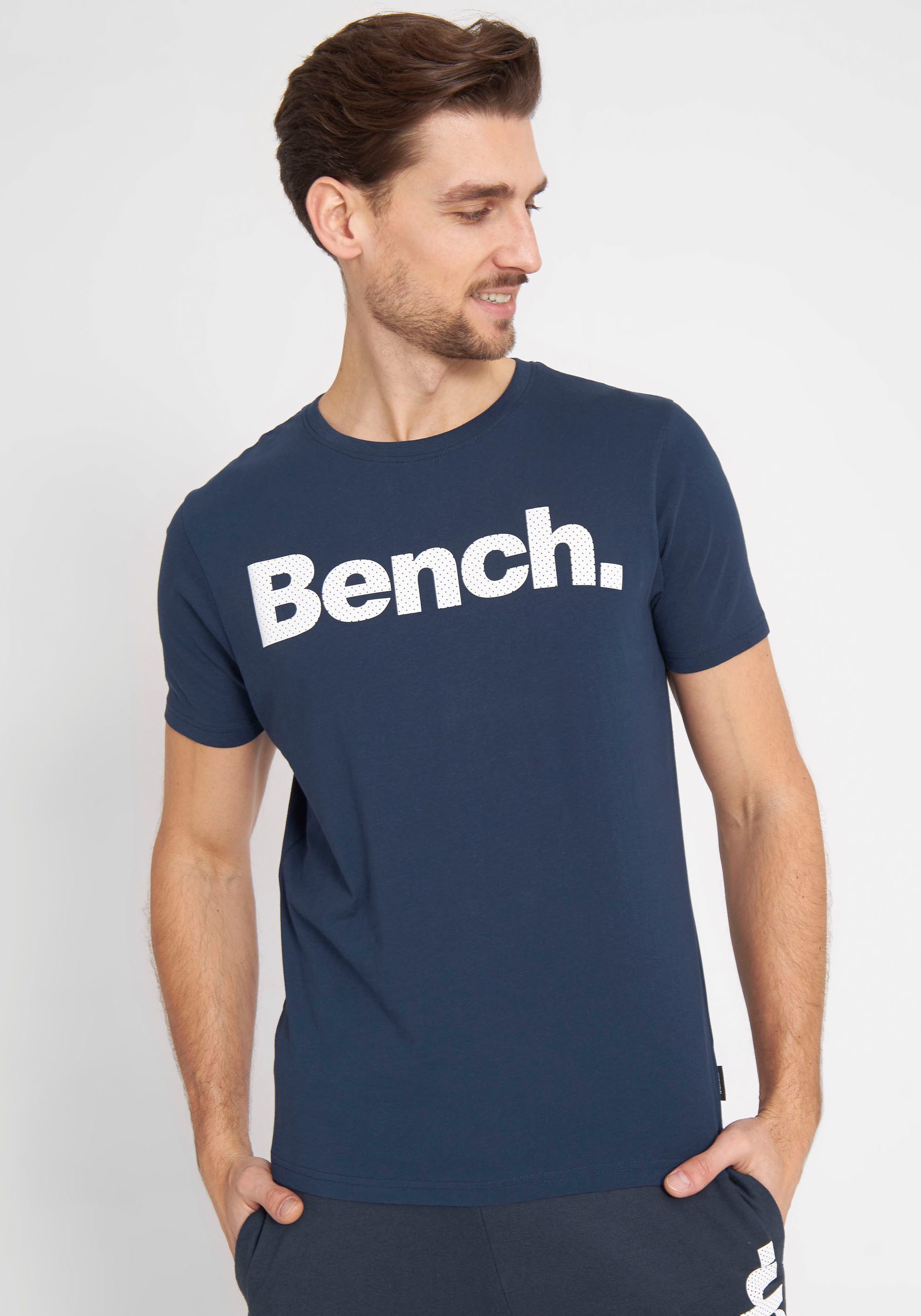 Bench. T-shirt Leandro