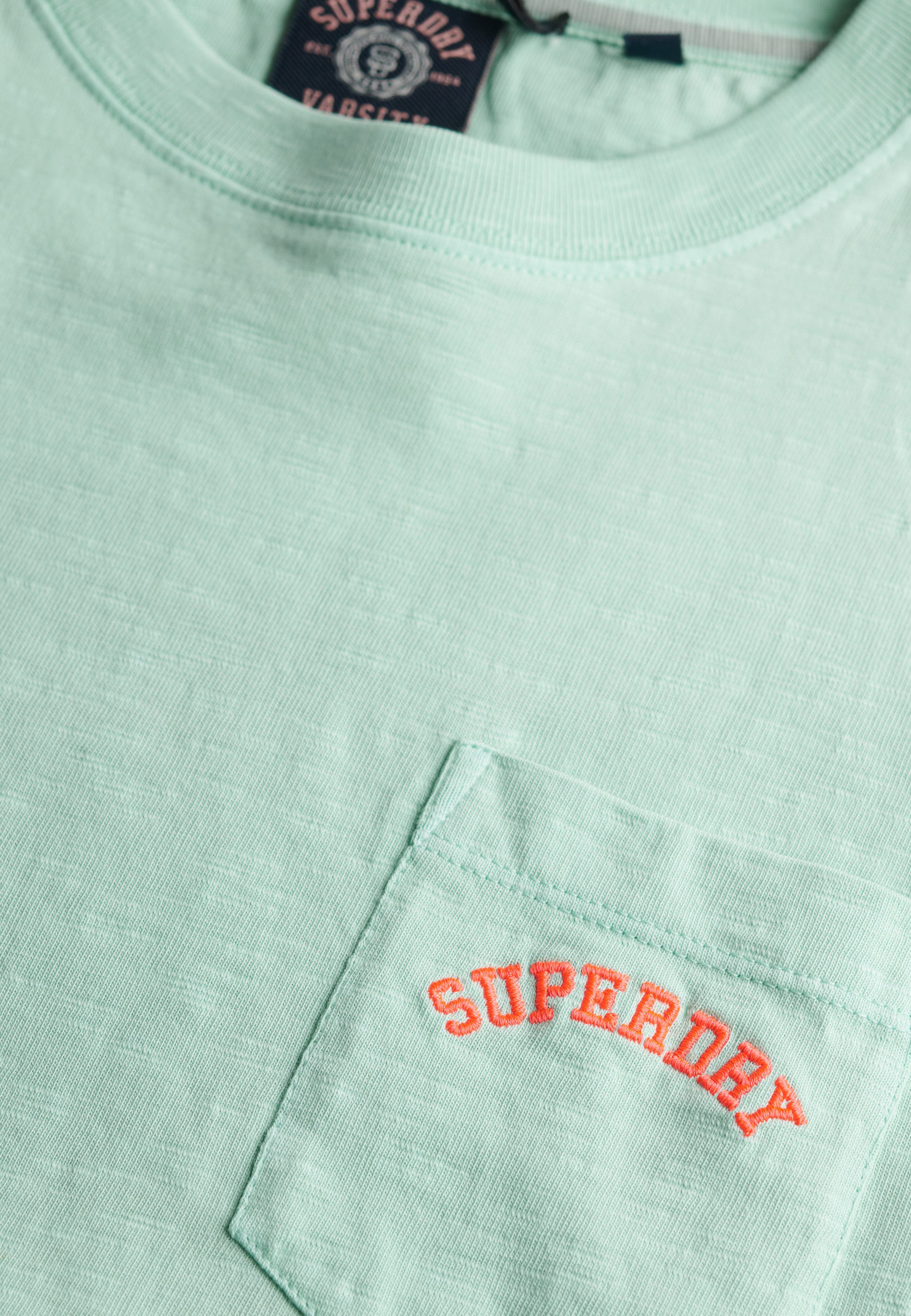 Superdry T-shirt ESSENTIAL LOGO GD POCKET TEE