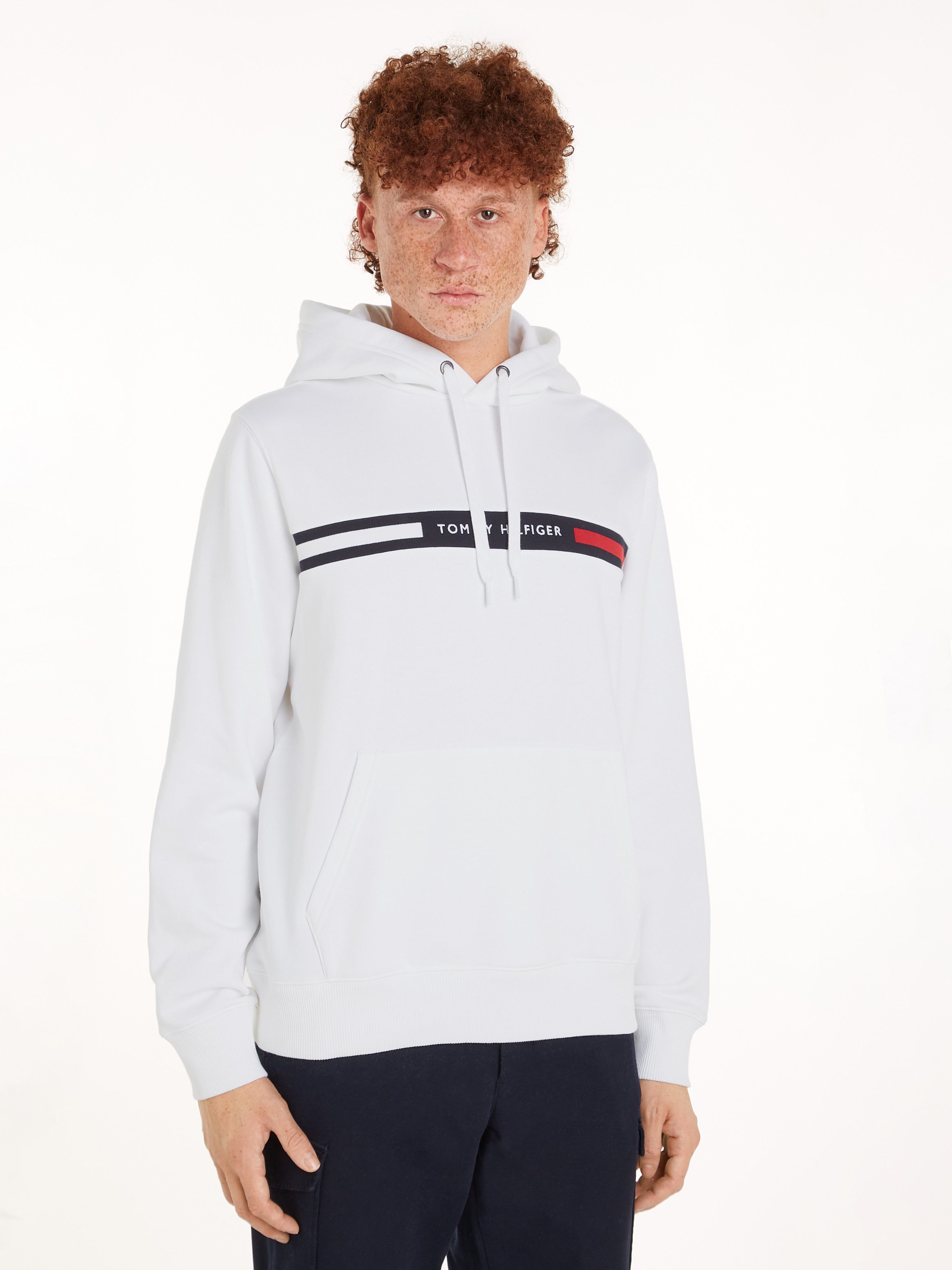 Tommy Hilfiger Hoodie HILFIGER CHEST INSERT HOODY met capuchon, kangoeroezak, logo-inscriptie
