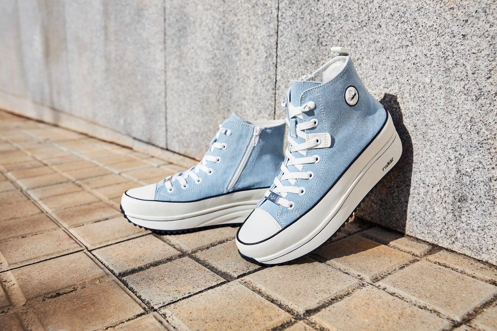 Rieker Sneakers plateau, high top sneakers, veterschoenen in vegan-verwerking