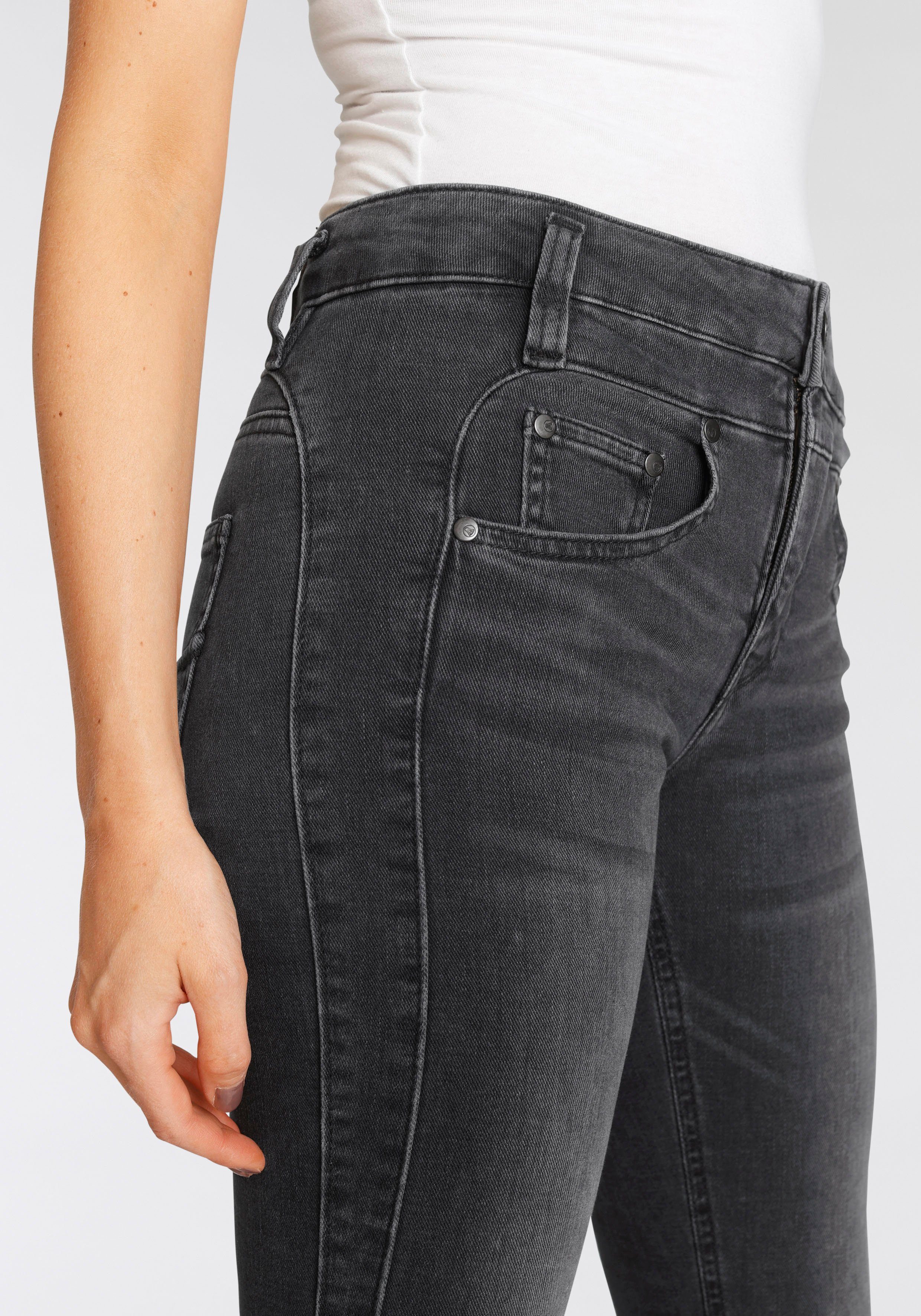 Herrlicher Slim fit jeans SHARP SLIM met corrigerend effect