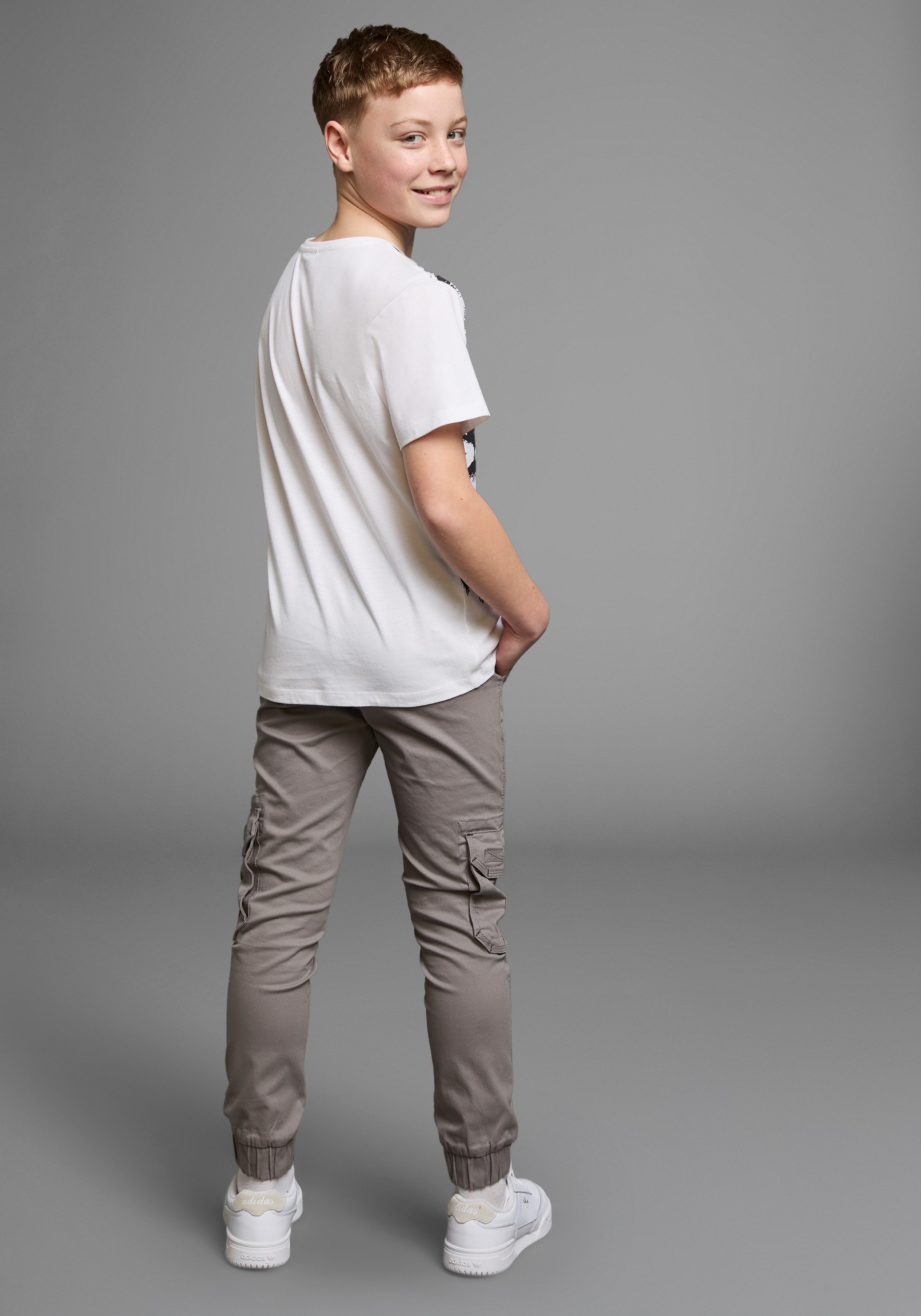 KIDSWORLD T-shirt Met coole LEEUW-print Korte mouwen, basic pasvorm, bedrukt, ronde hals