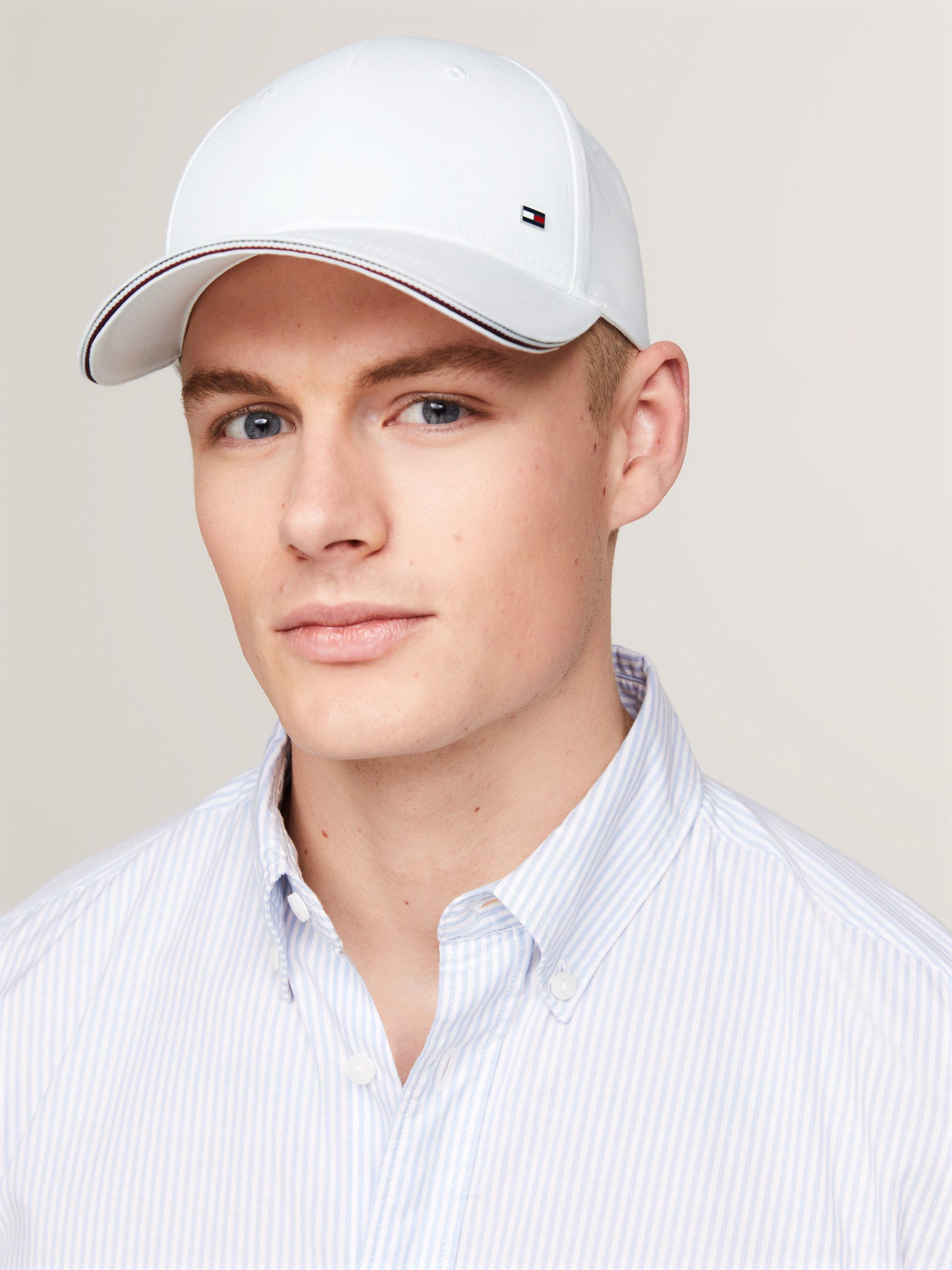 Tommy Hilfiger Baseballcap TH CORPORATE COTTON 6 PANEL CAP met subtiele logo-pin boven het schild