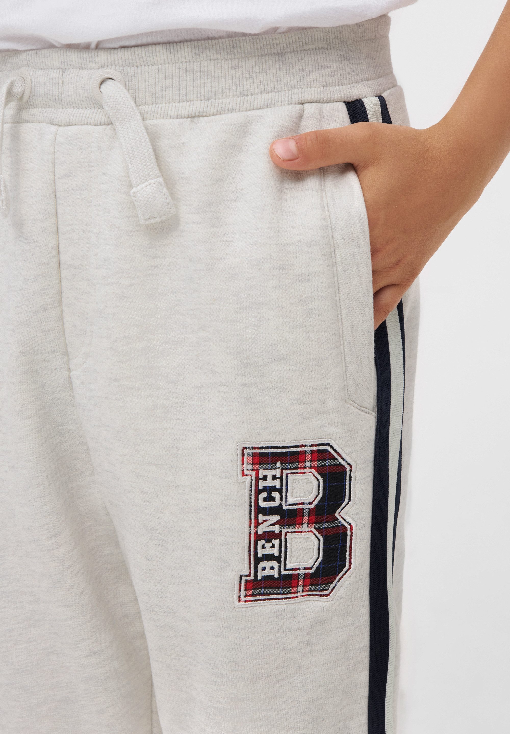 Bench. Sweatbroek Gould