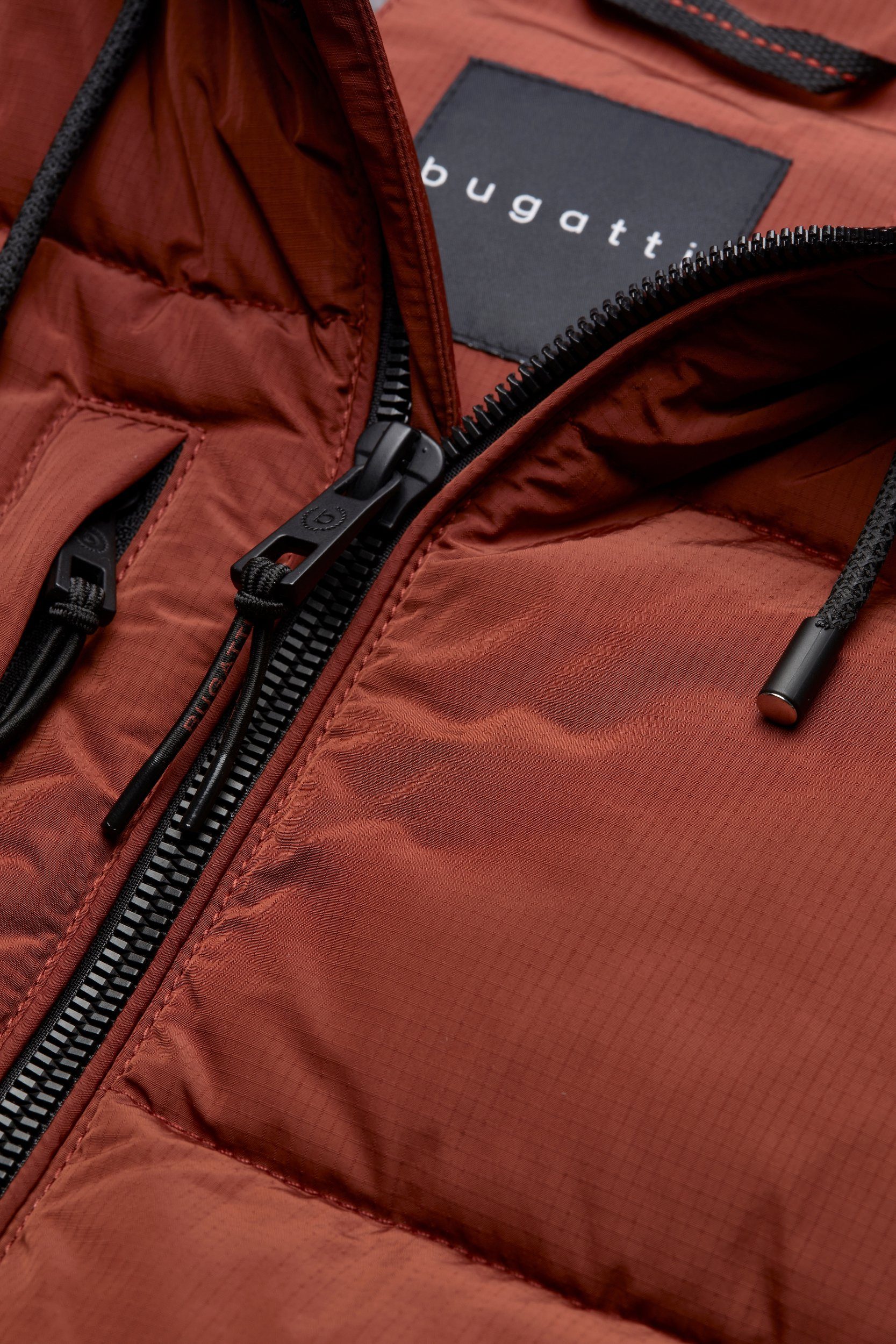 Bugatti Bodywarmer met afneembare capuchon