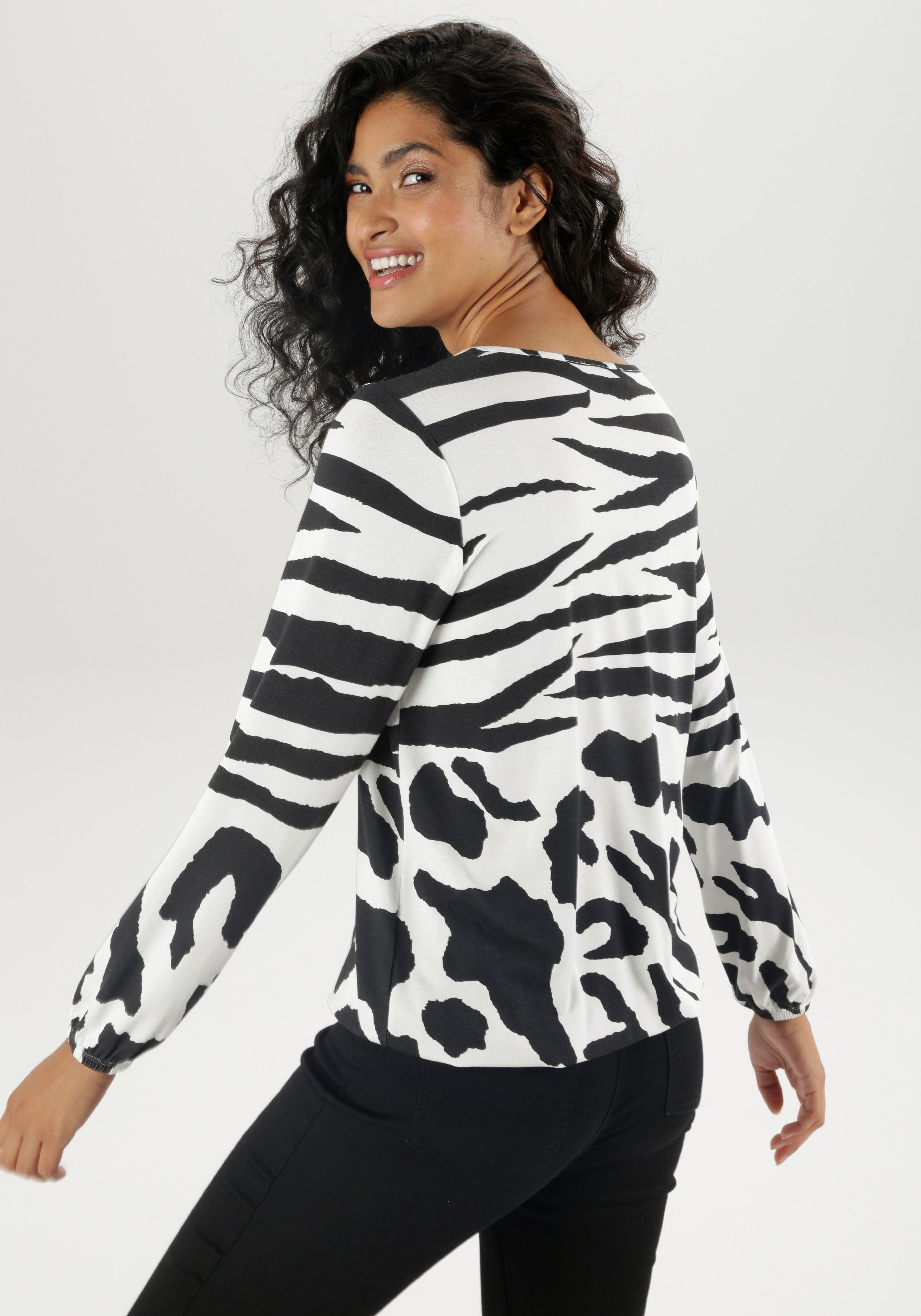 Aniston SELECTED Shirt met lange mouwen met cut-out, sieraandeel en animal-prints