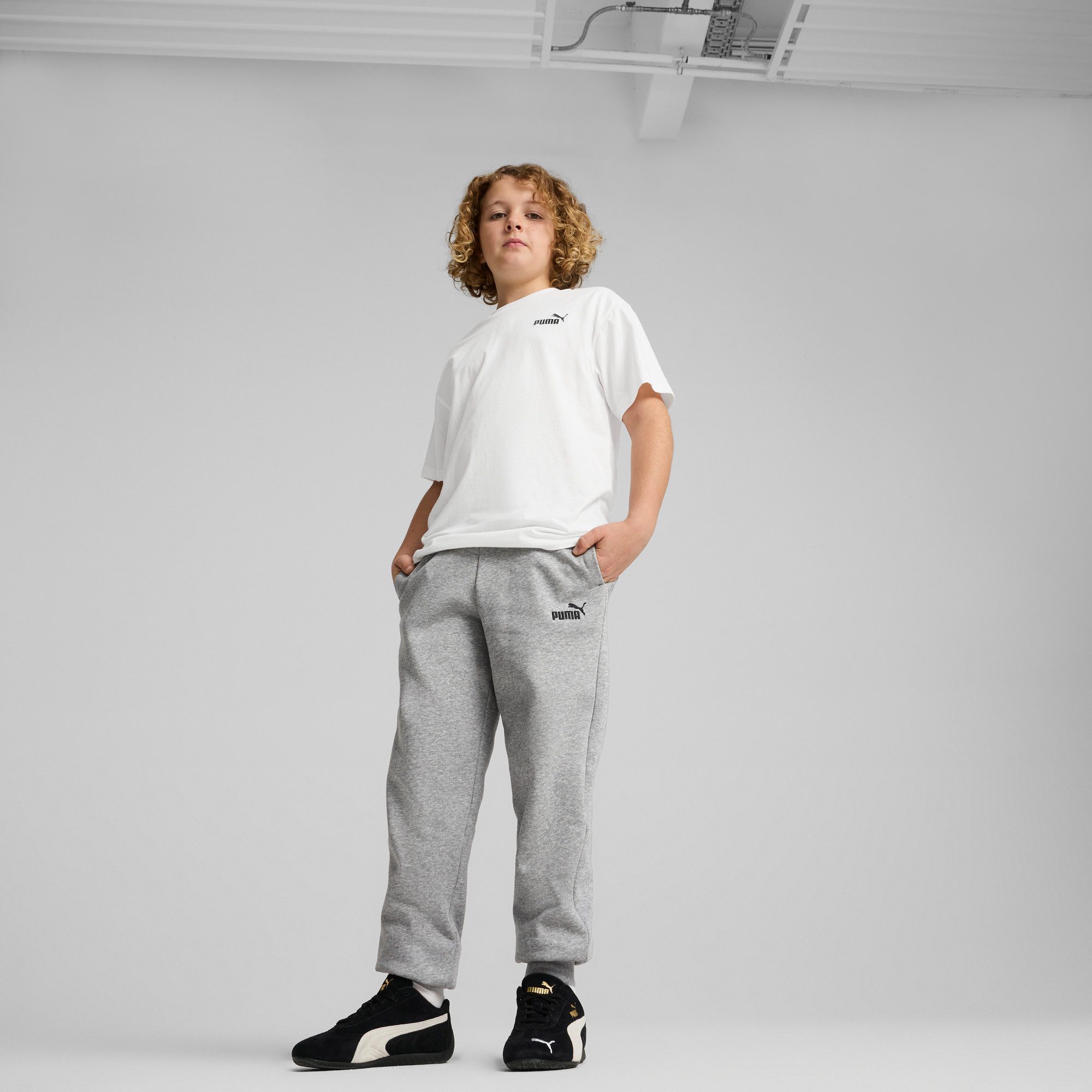 PUMA Trainingsbroek ESS NO. 1 LOGO SWEATPANTS FL B