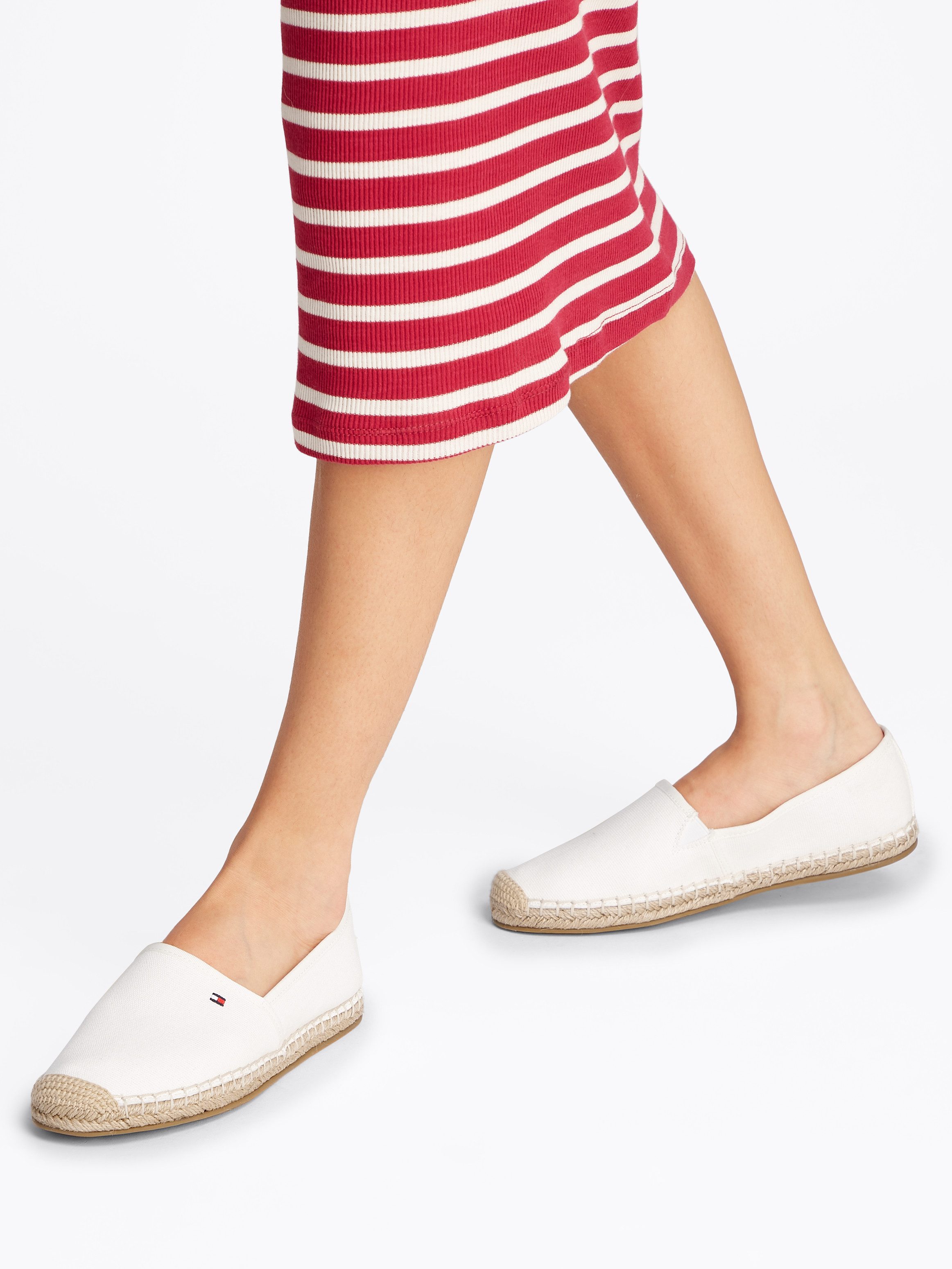 Tommy Hilfiger Espadrilles FLAG CANVAS ESPADRILLE , slippers, flats, comfortabele schoen met bamboe bekleding en decoratieve naden