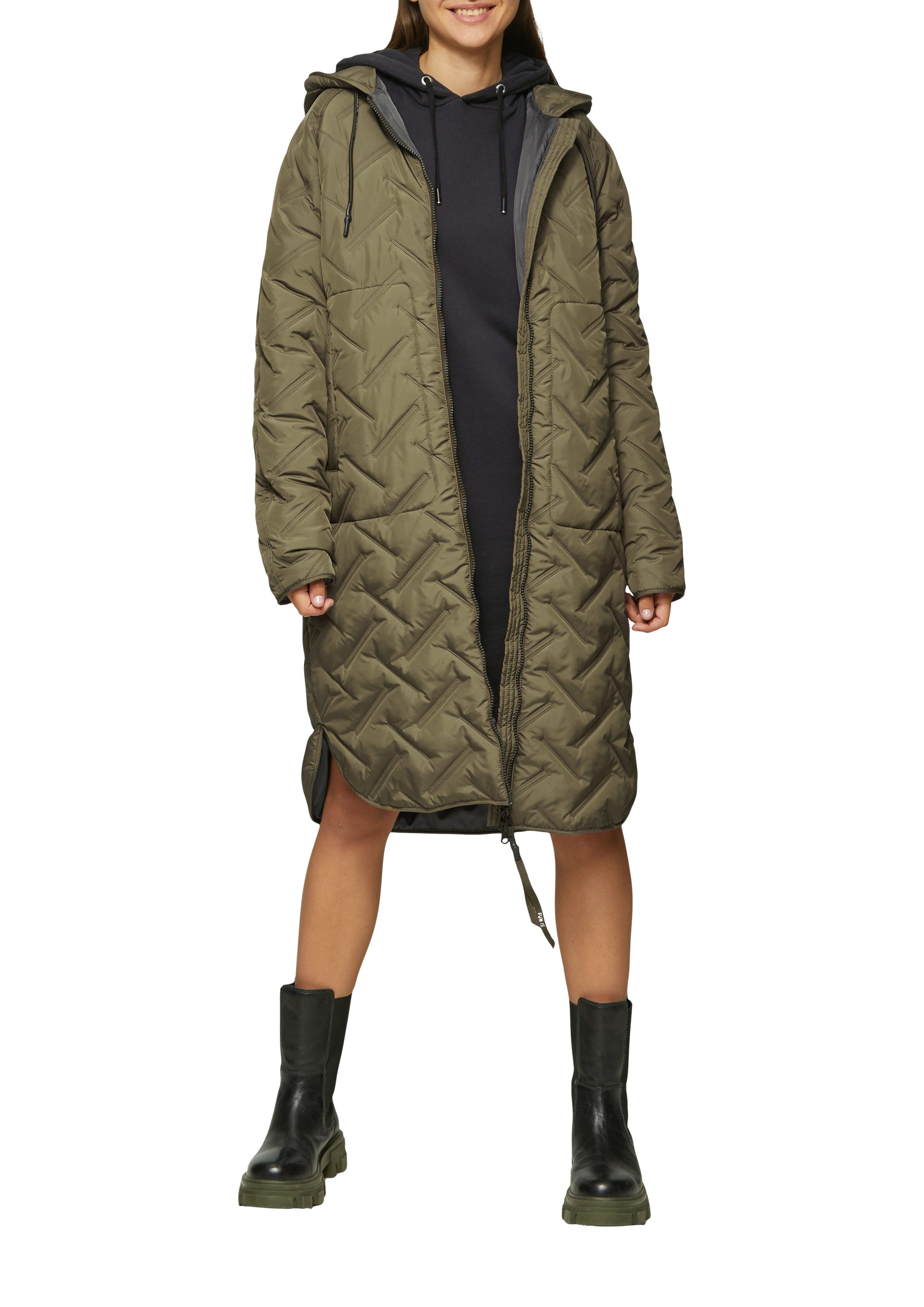 Q S designed by Sweatjurk met een capuchon