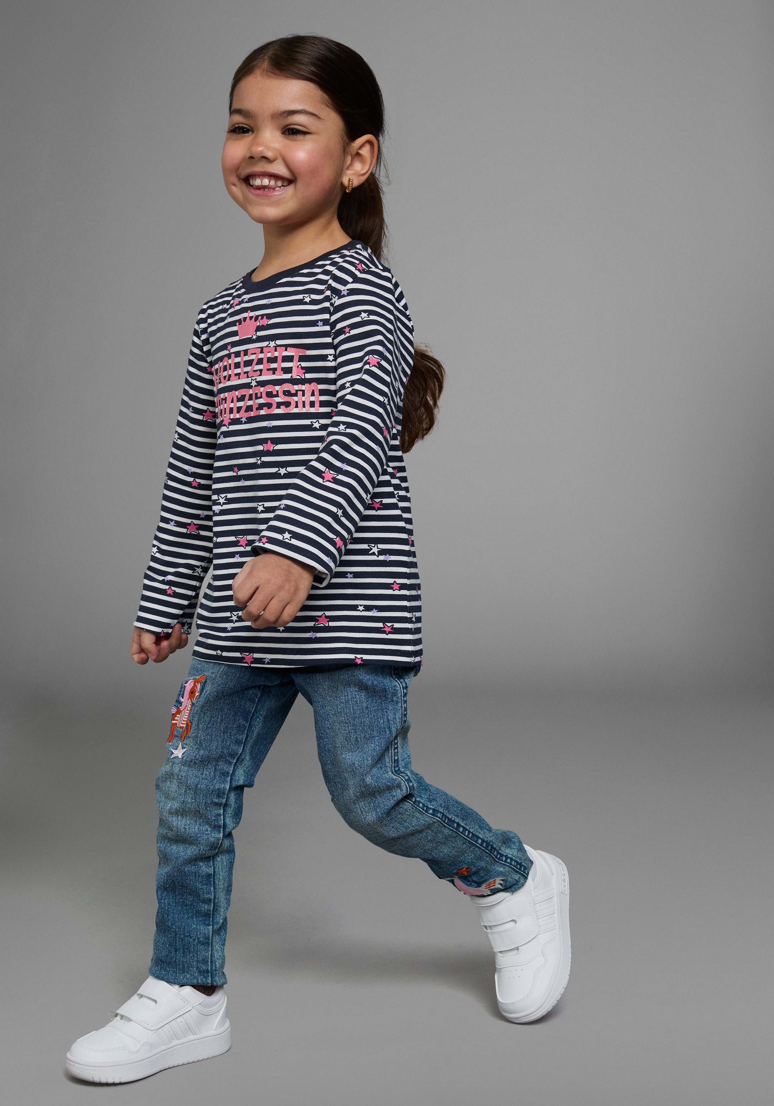 KIDSWORLD Shirt met lange mouwen Voltijds prinses Lange mouwen, basic pasvorm, met sterpatroon, ronde hals