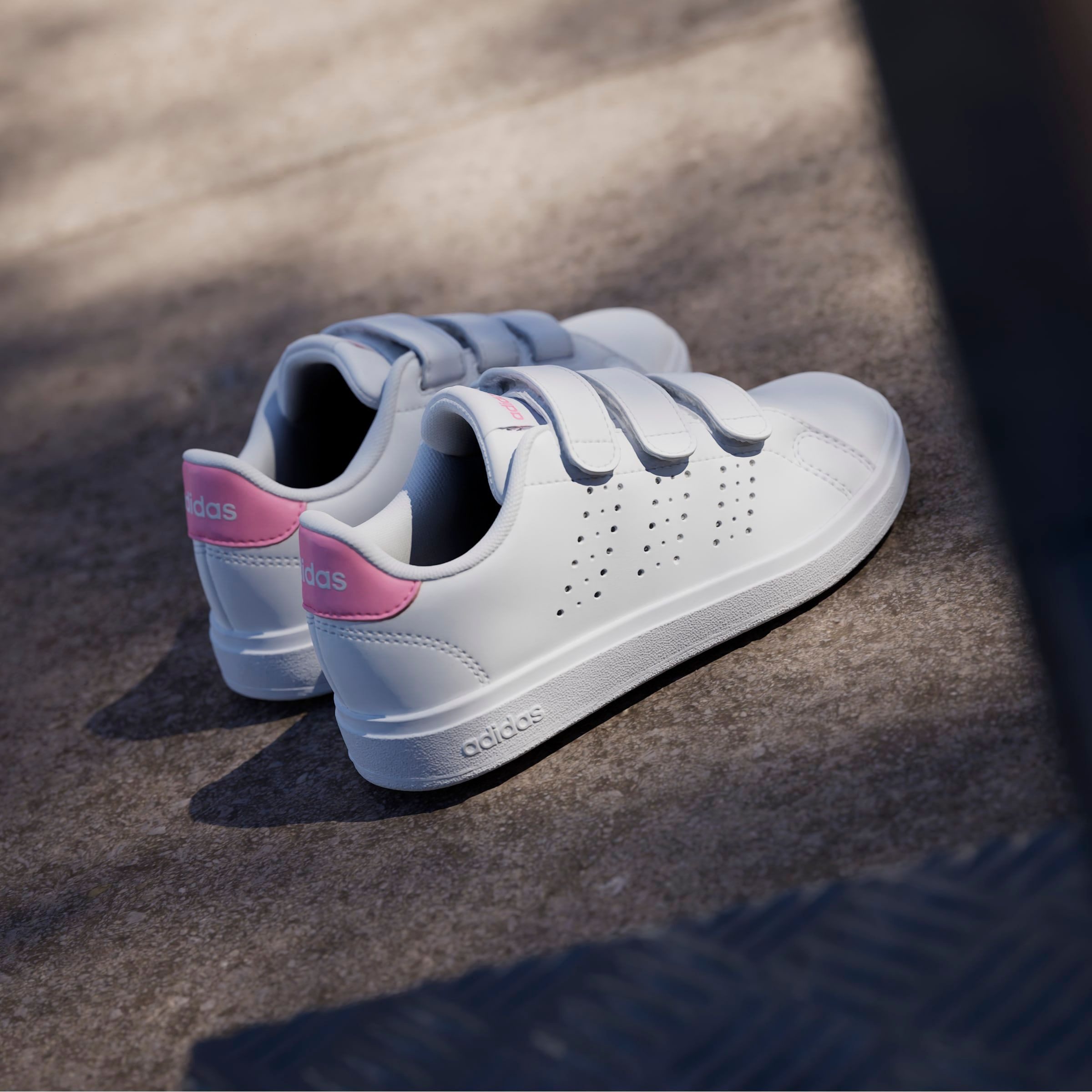 adidas Sportswear Klittenbandschoenen ADVANTAGE BASE 2.0 KIDS Ontwerp in de sporen van de adidas Stan Smith