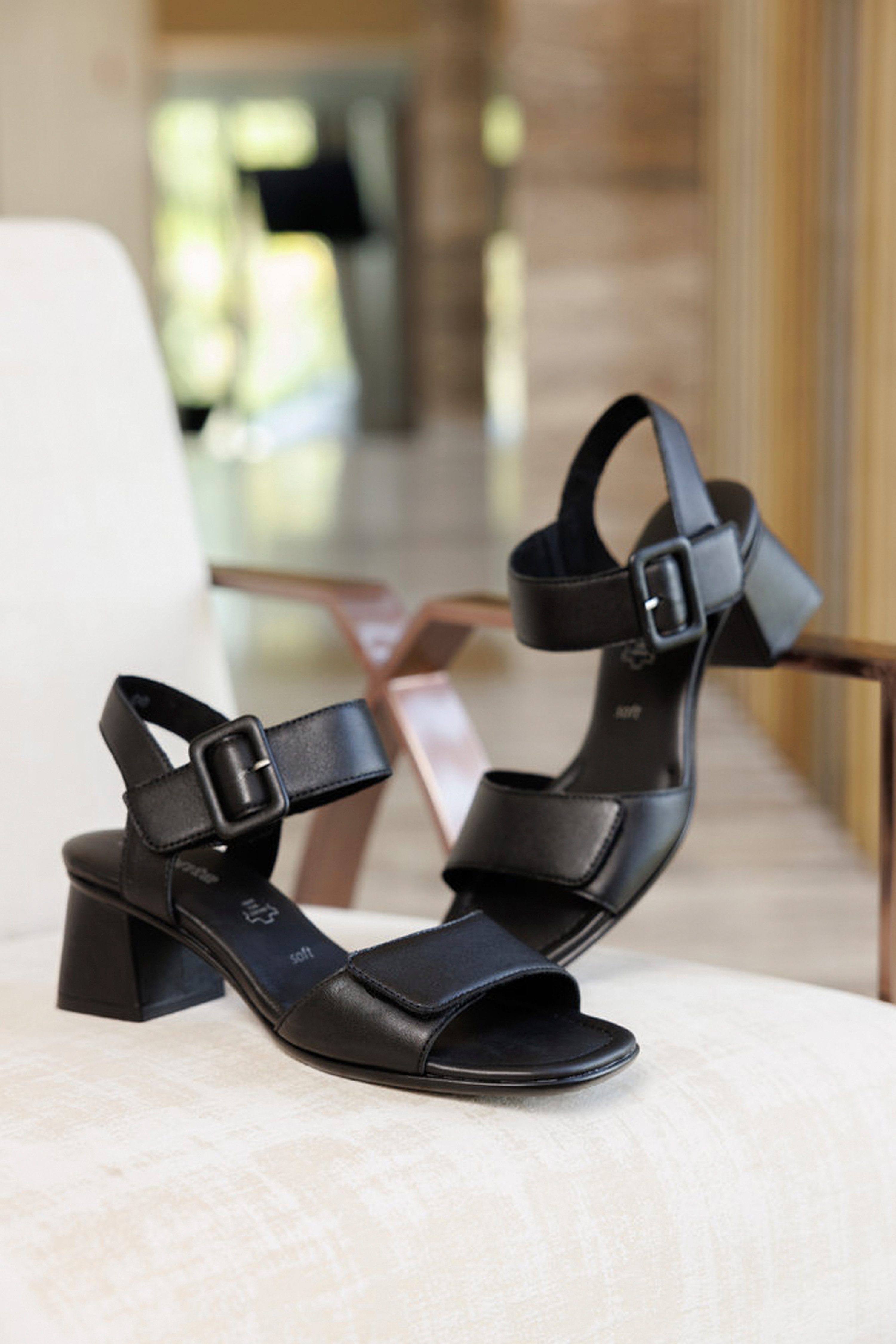 Remonte Sandaaltjes ELLE-Collection , blokhak, zomerschoen, sandaal, avondschoen met klittenband