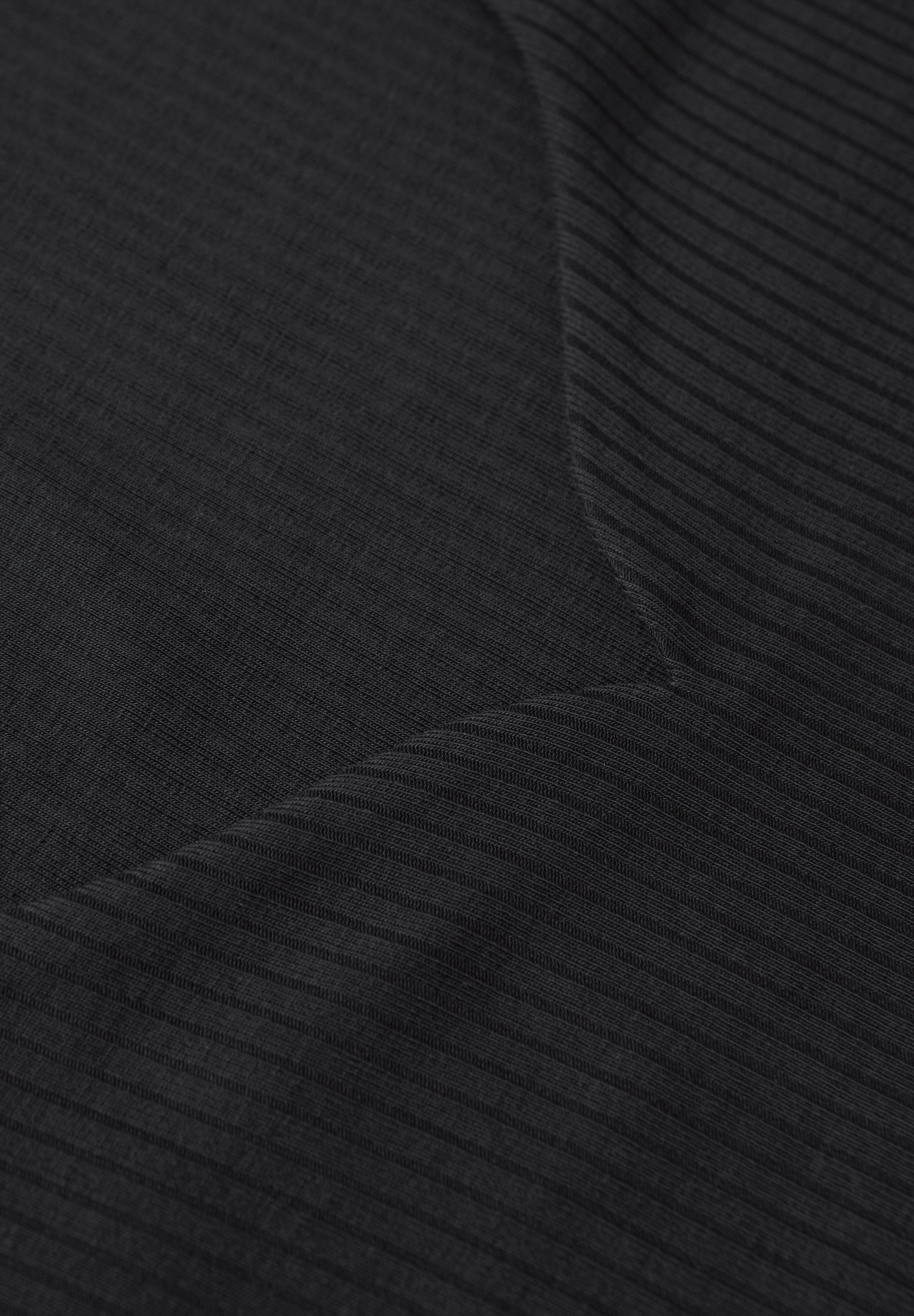 STREET ONE Shirt met lange mouwen met hartvormige halslijn