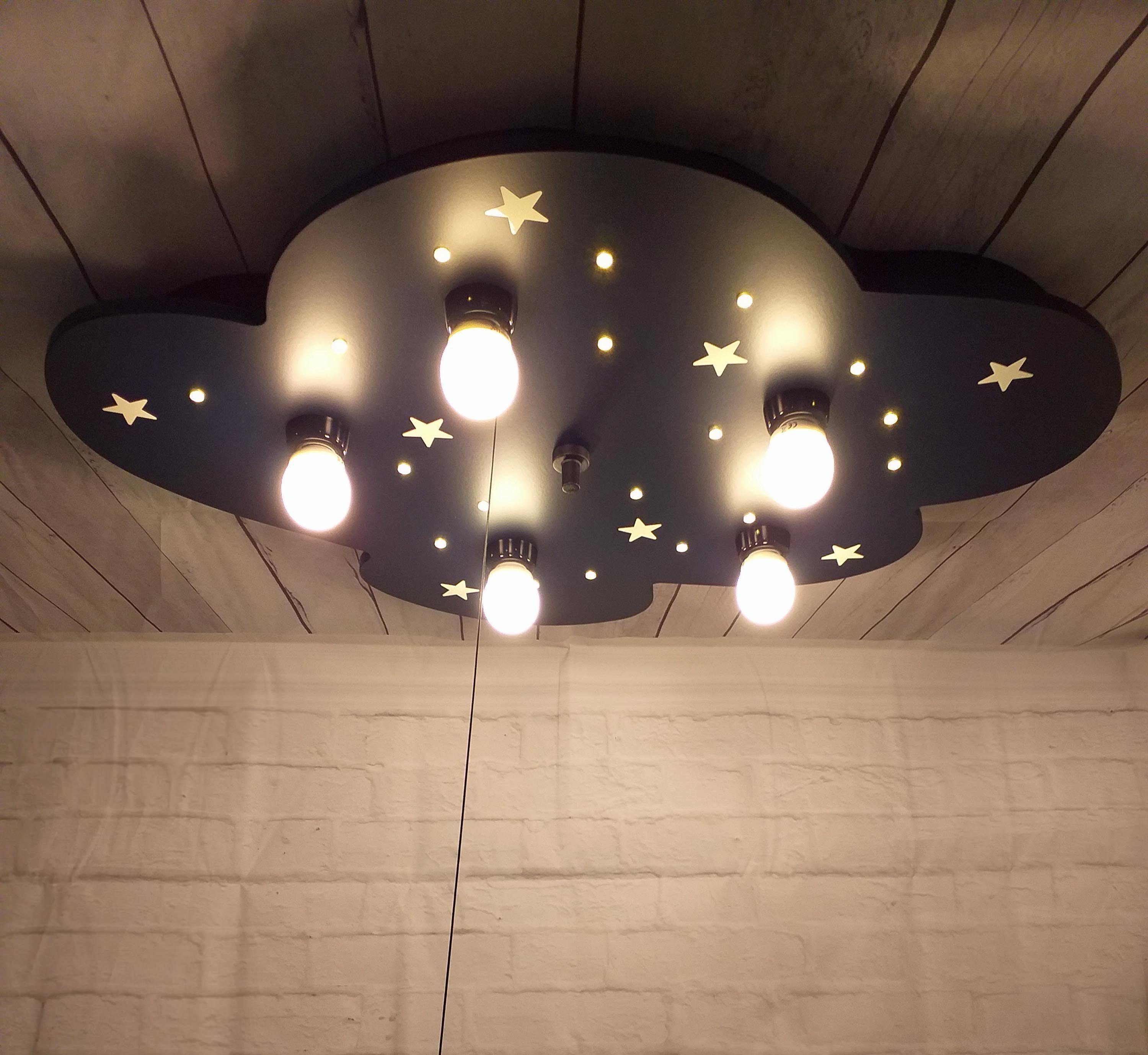 niermann Plafondlamp Wolk Plafondlamp wolk blauw met fluorescerende sterretjes (1 stuk)
