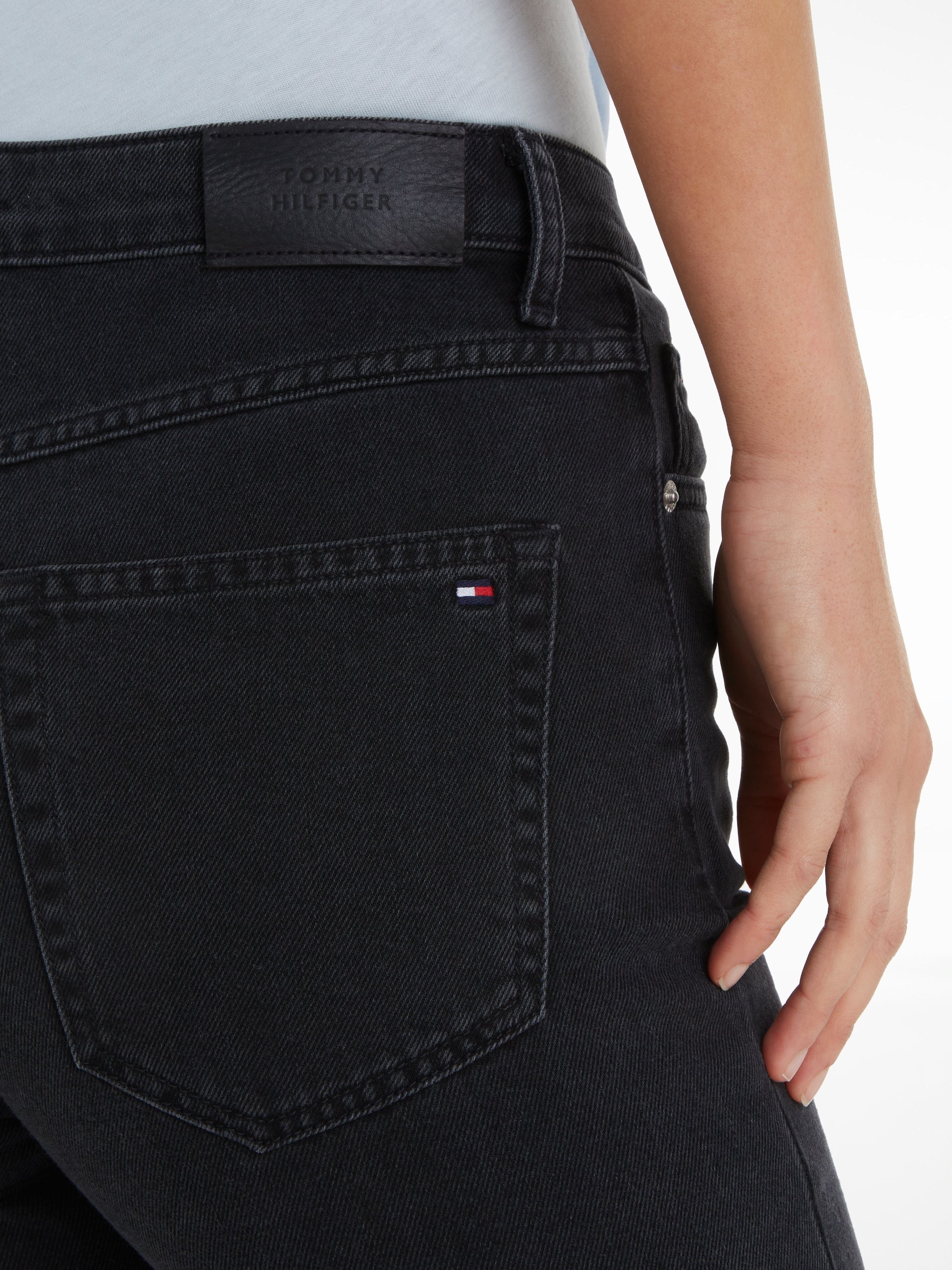 Tommy Hilfiger Straight jeans CLASSIC STRAIGHT HW met leren tommy hilfiger badge