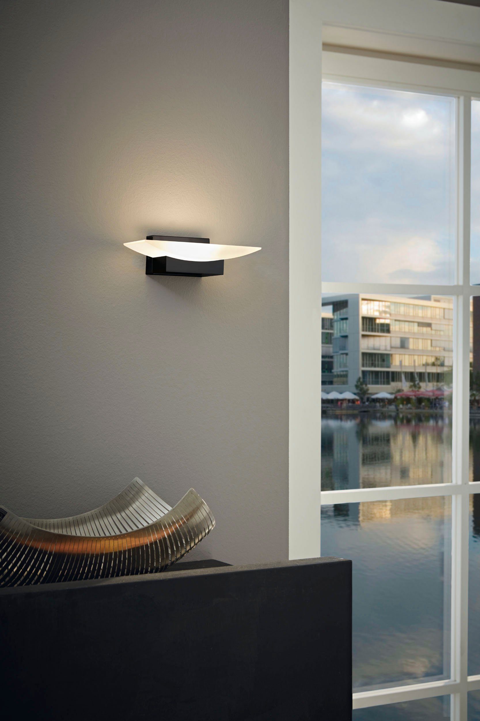 EGLO Wandlamp METRASS Plafondlamp in zwart van alu - 5,6W - warmwit (1 stuk)