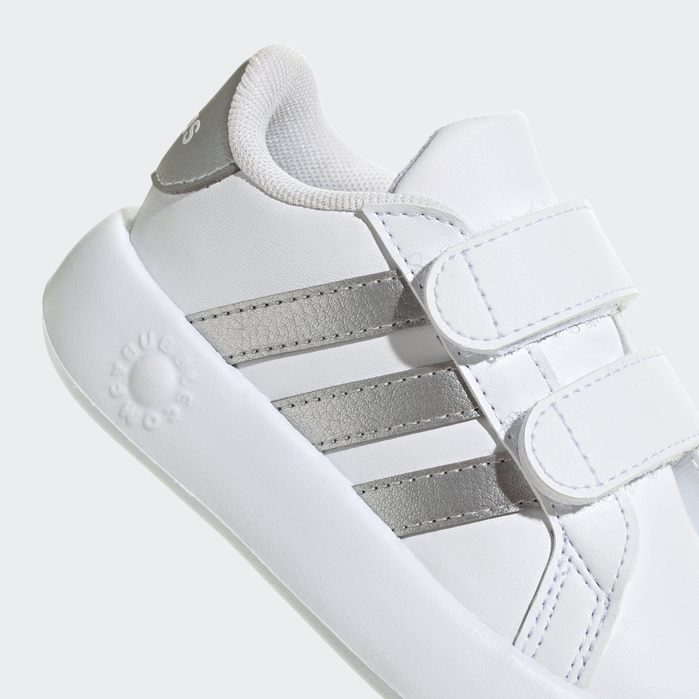 adidas Sportswear Klittenbandschoenen GRAND COURT 2.0 KIDS Design geïnspireerd op de adidas Superstar, voor kinderen
