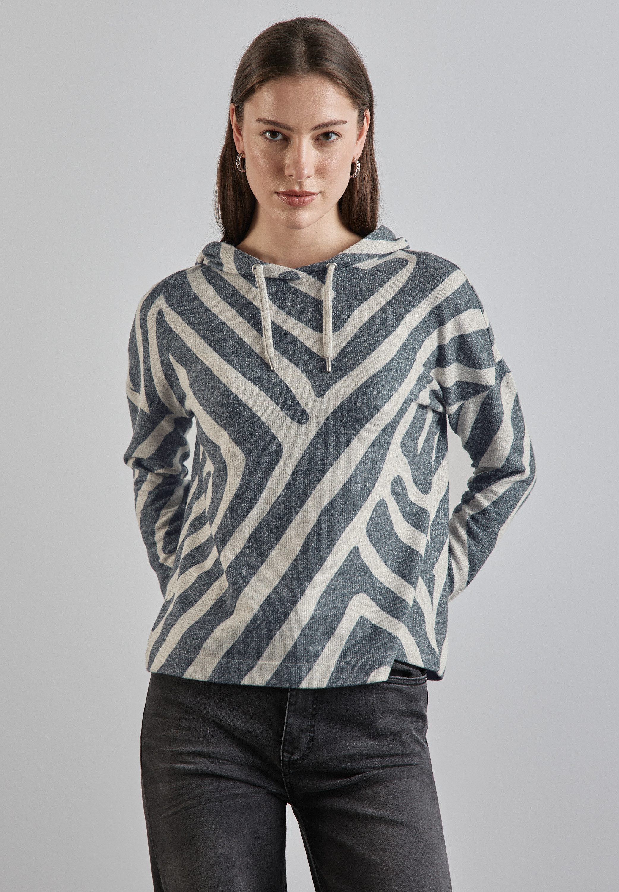 STREET ONE Capuchonshirt met geometrisch motief