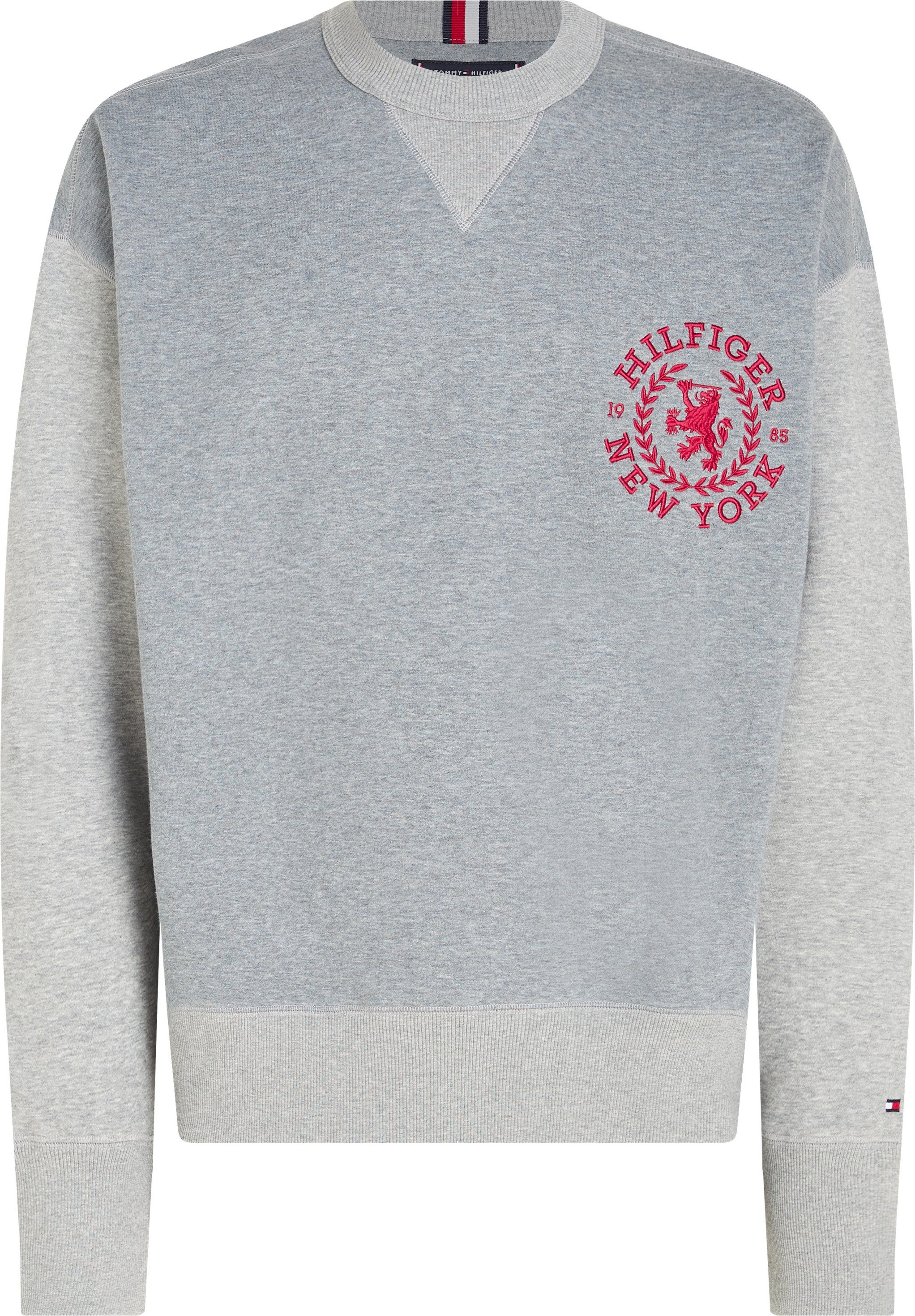 Tommy Hilfiger Sweatshirt SMALL CREST CREWNECK met logoborduursel op borsthoogte