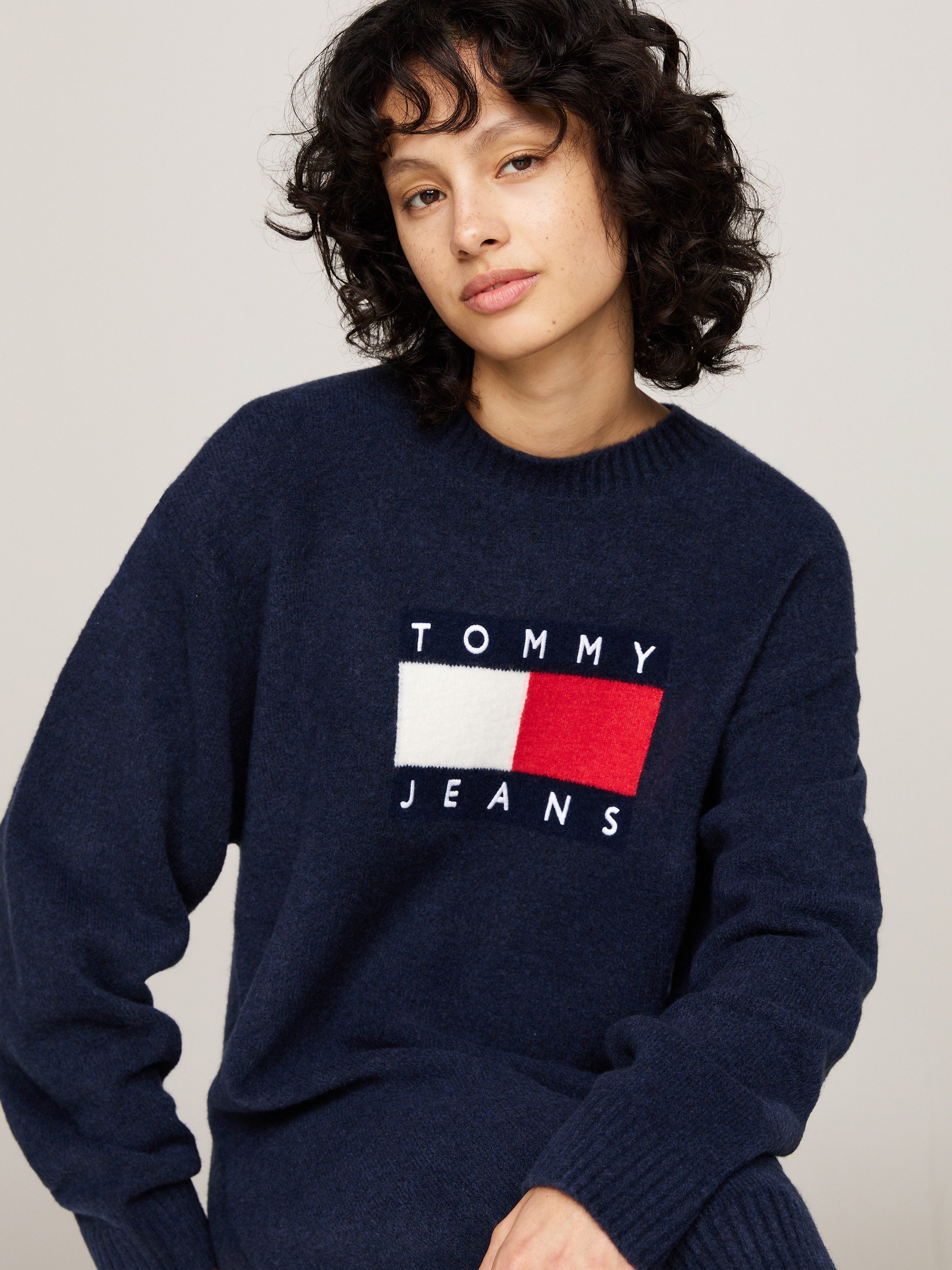 Tommy Jeans Curve Gebreide jurk TJW MLNGE FLAG SWEATER DRESS EXT in grote maten met wolpercentage en elastaan logo-vlag