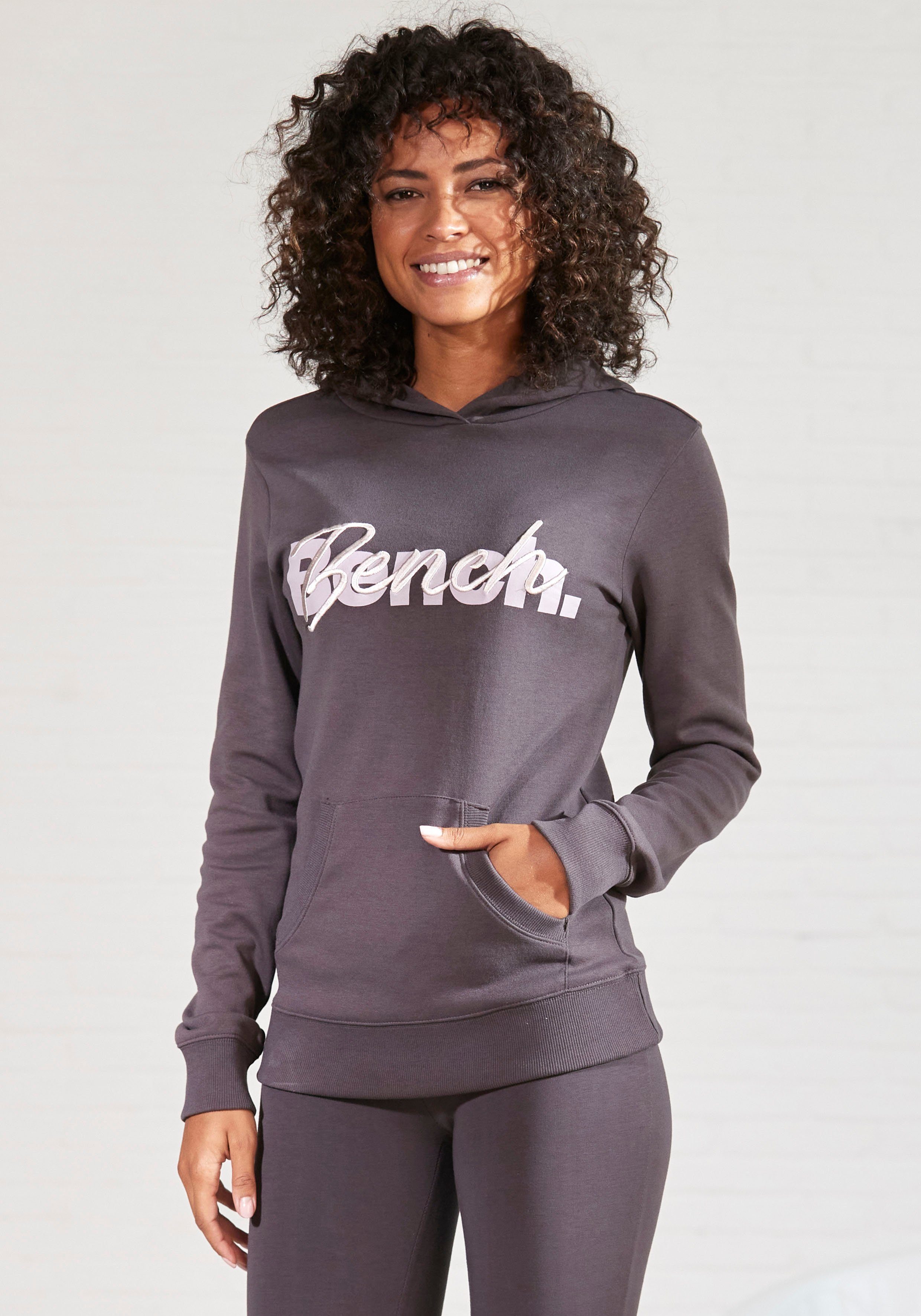 Bench. Loungewear Hoodie met kangoeroezak, loungepak, hoodie dames loungewear maat 32/34 bruin