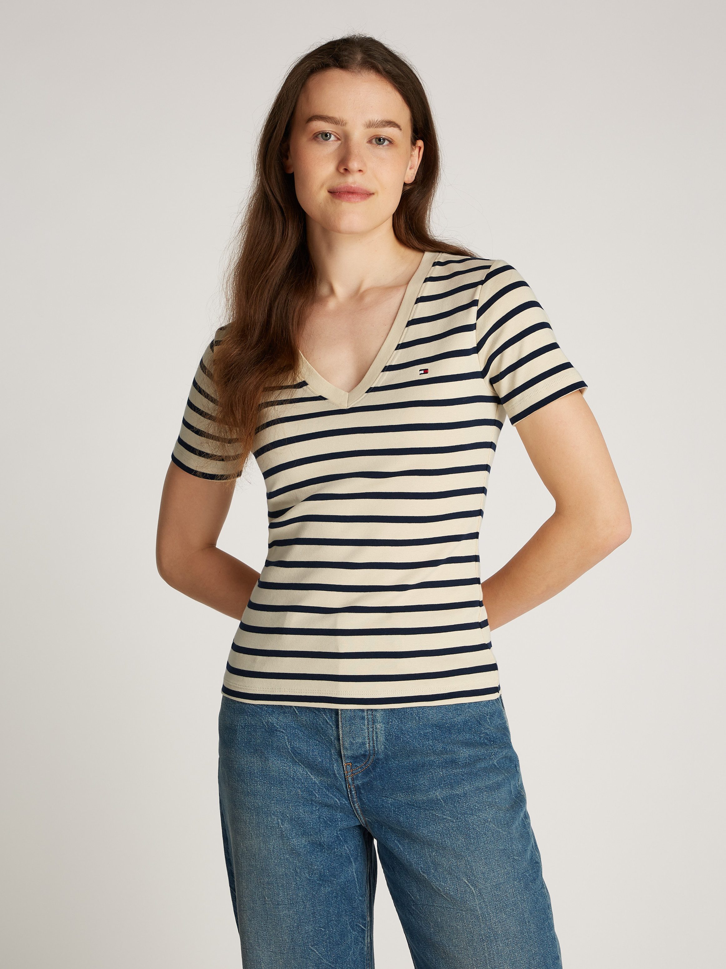 Tommy Hilfiger T-shirt SLIM CODY V-NK SS met geborduurd logo