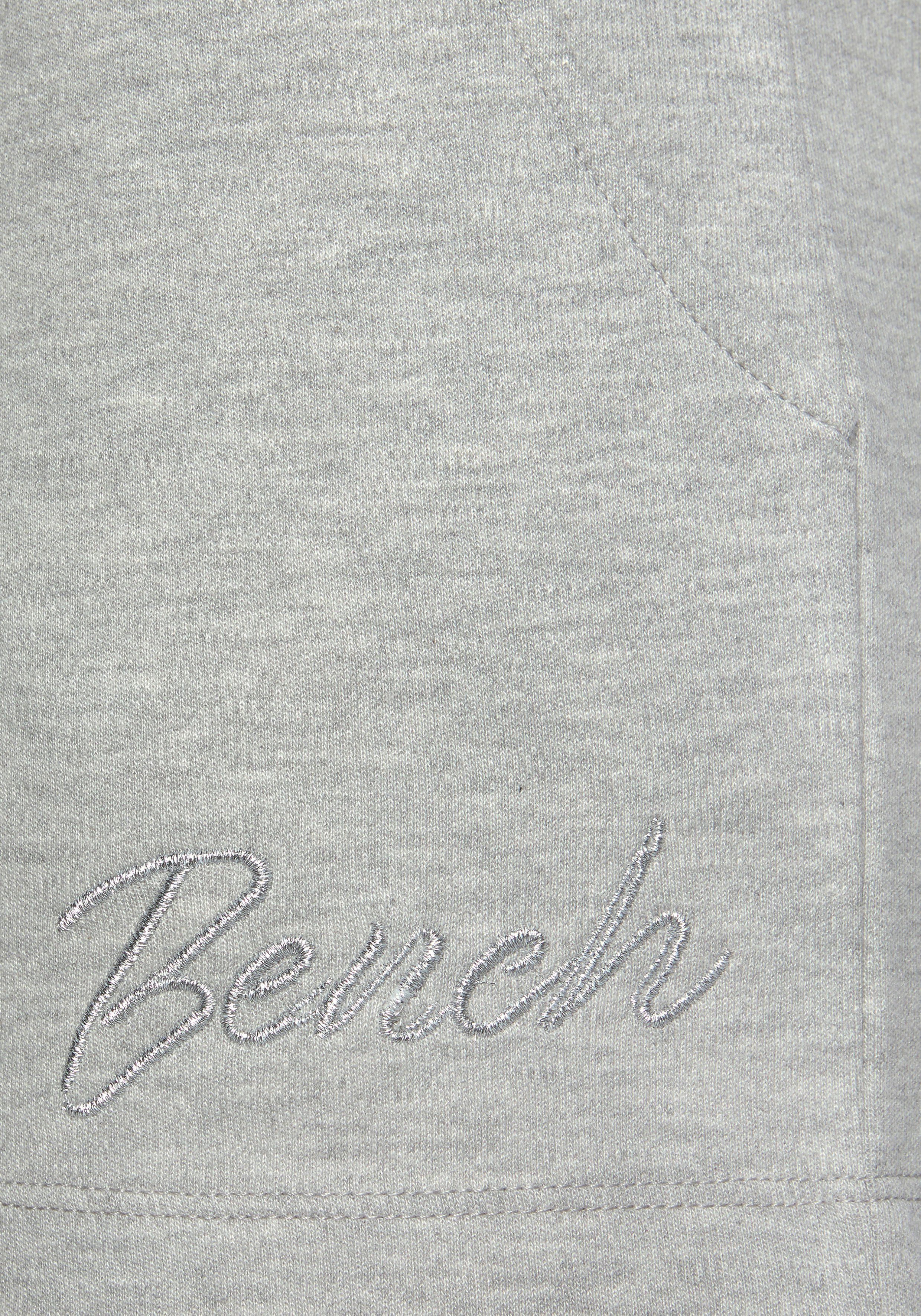 Bench. Loungewear Relaxshorts met klein glanzend logo-borduurwerk, loungepak