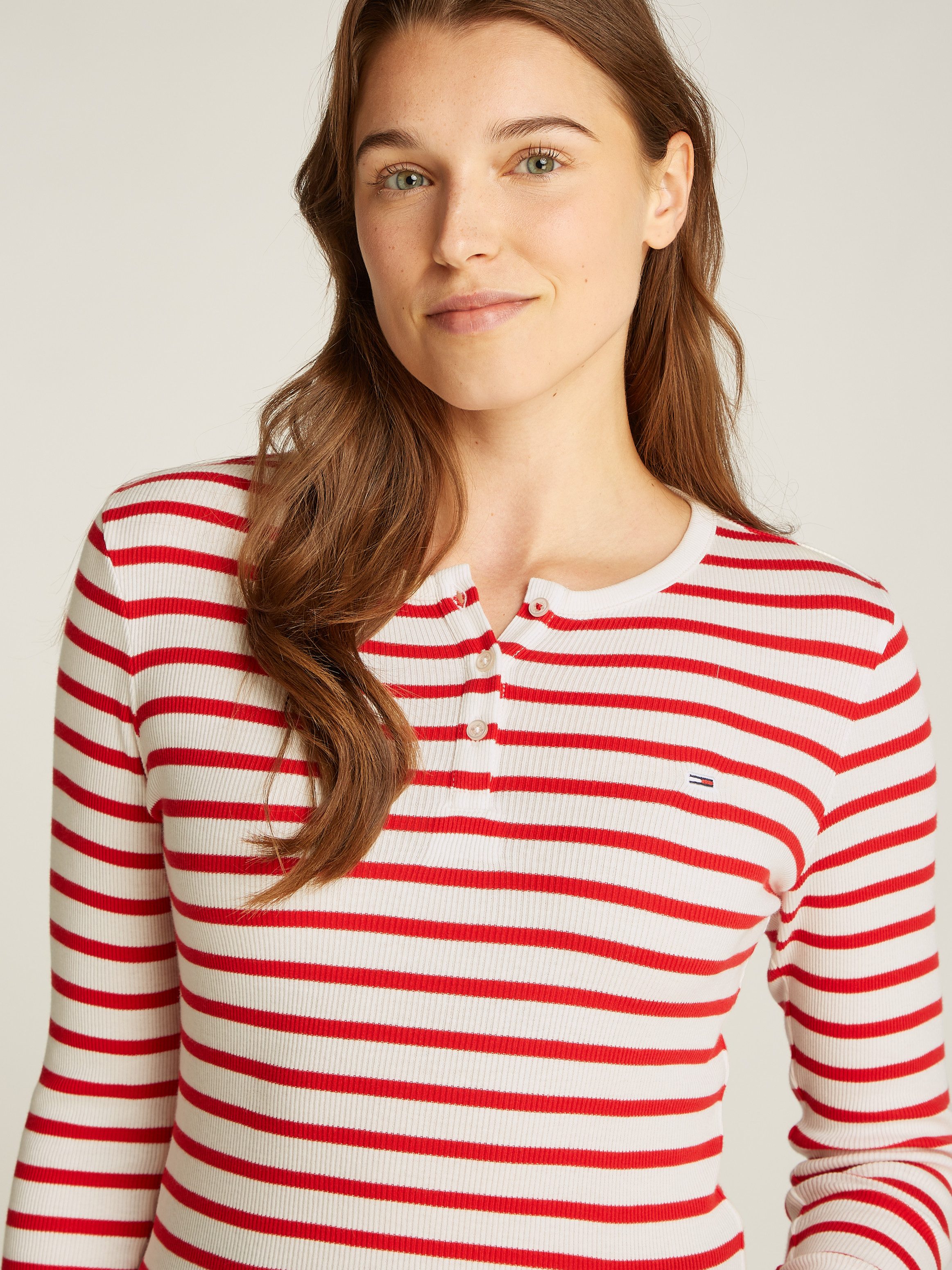 TOMMY JEANS Shirt met lange mouwen TJW SLM BUTTON RIB C-NECK LS EXT