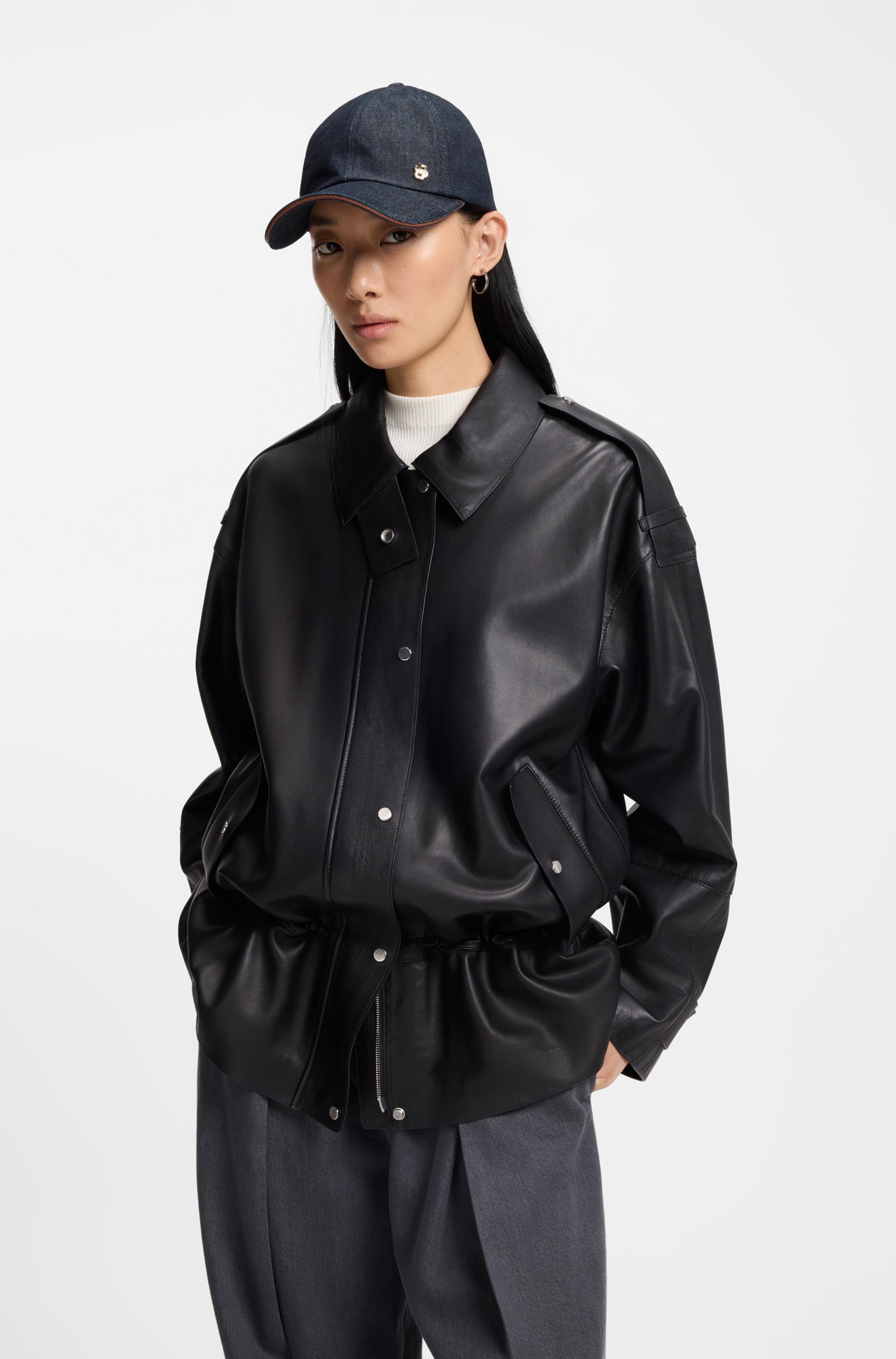 Boss Baseball pet Ari met double-b-monogram