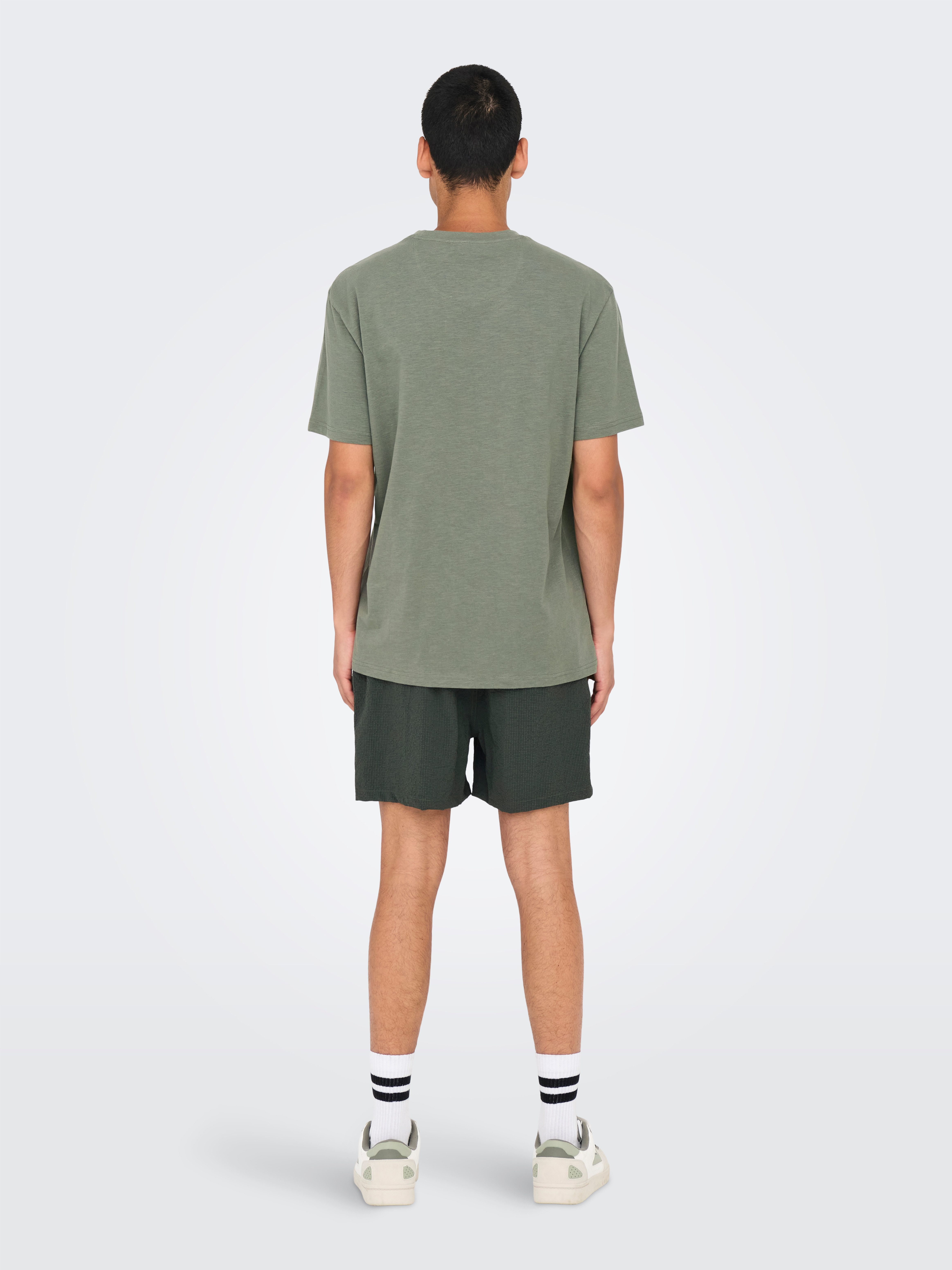 ONLY & SONS Shirt met ronde hals ONSPERRY LIFE REG LEAF POCKETTEE