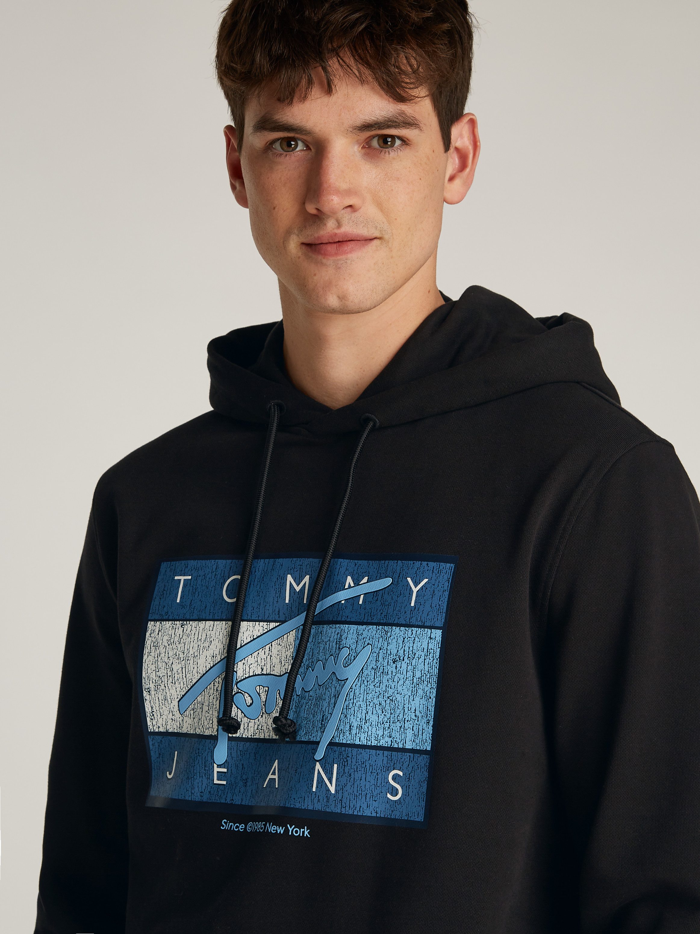 TOMMY JEANS Hoodie TJM REG DNA FLAG TWIST HOOD EXT