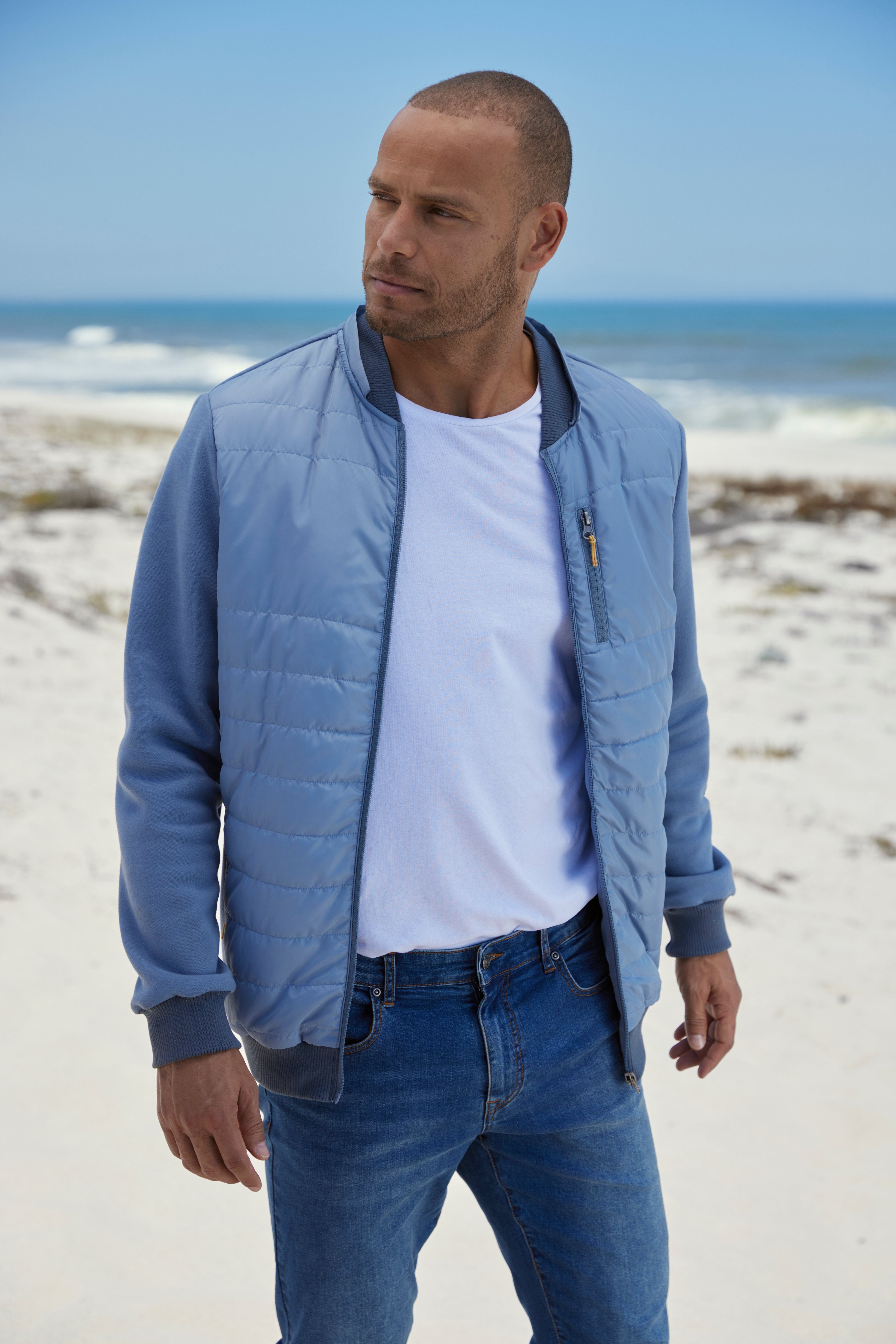 H.I.S Capuchonsweatvest in het voorste gedeelte gestikt met afneembare capuchon