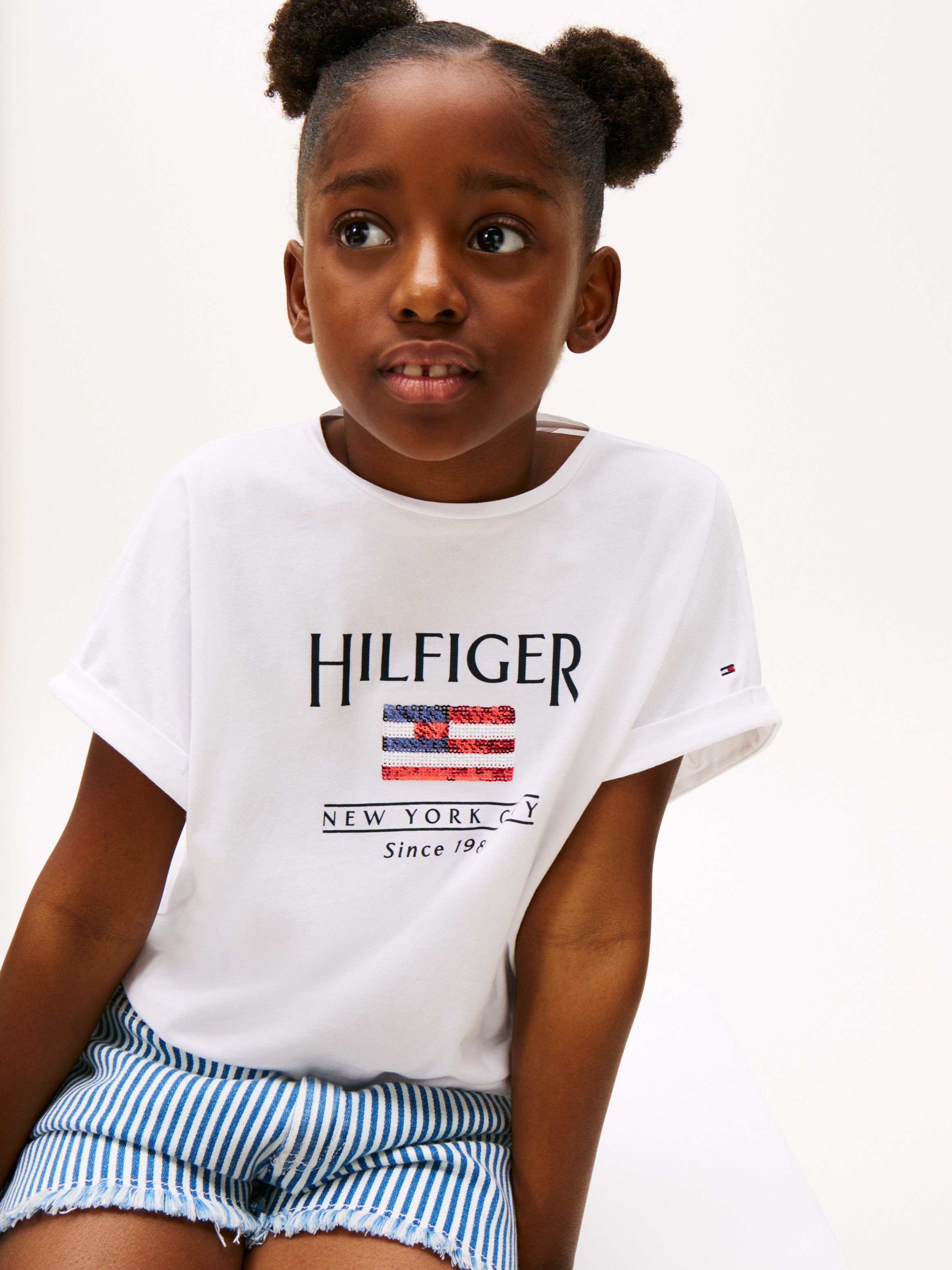 Tommy Hilfiger Shirt met korte mouwen HILFIGER SEQUINS FLAG TEE SS met pailletten, met logo-print