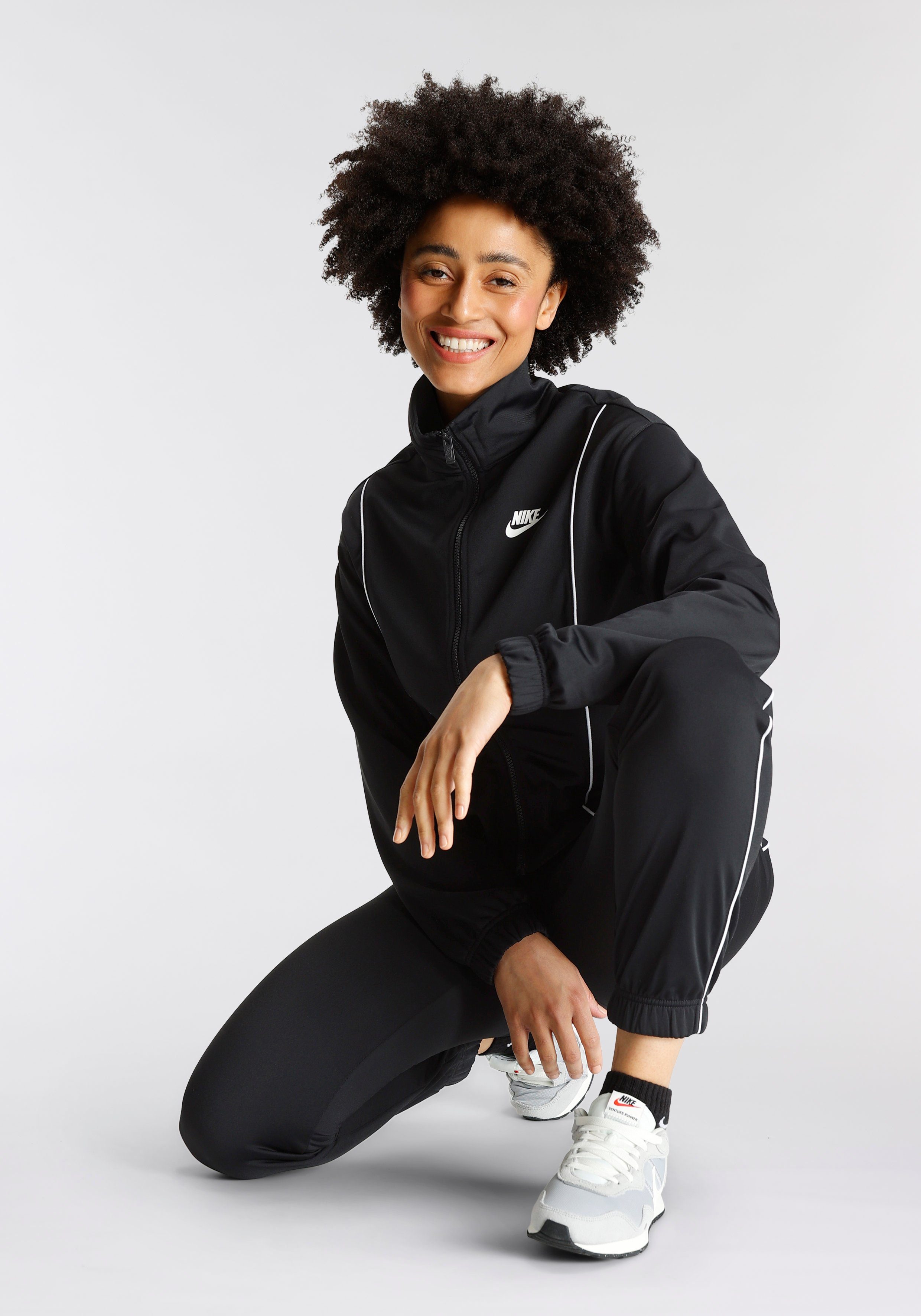 Nike Sportswear Trainingspak WoMen's Fitted Track Suit Comfortabele basic dames sportoutfit (set, 2-delig)