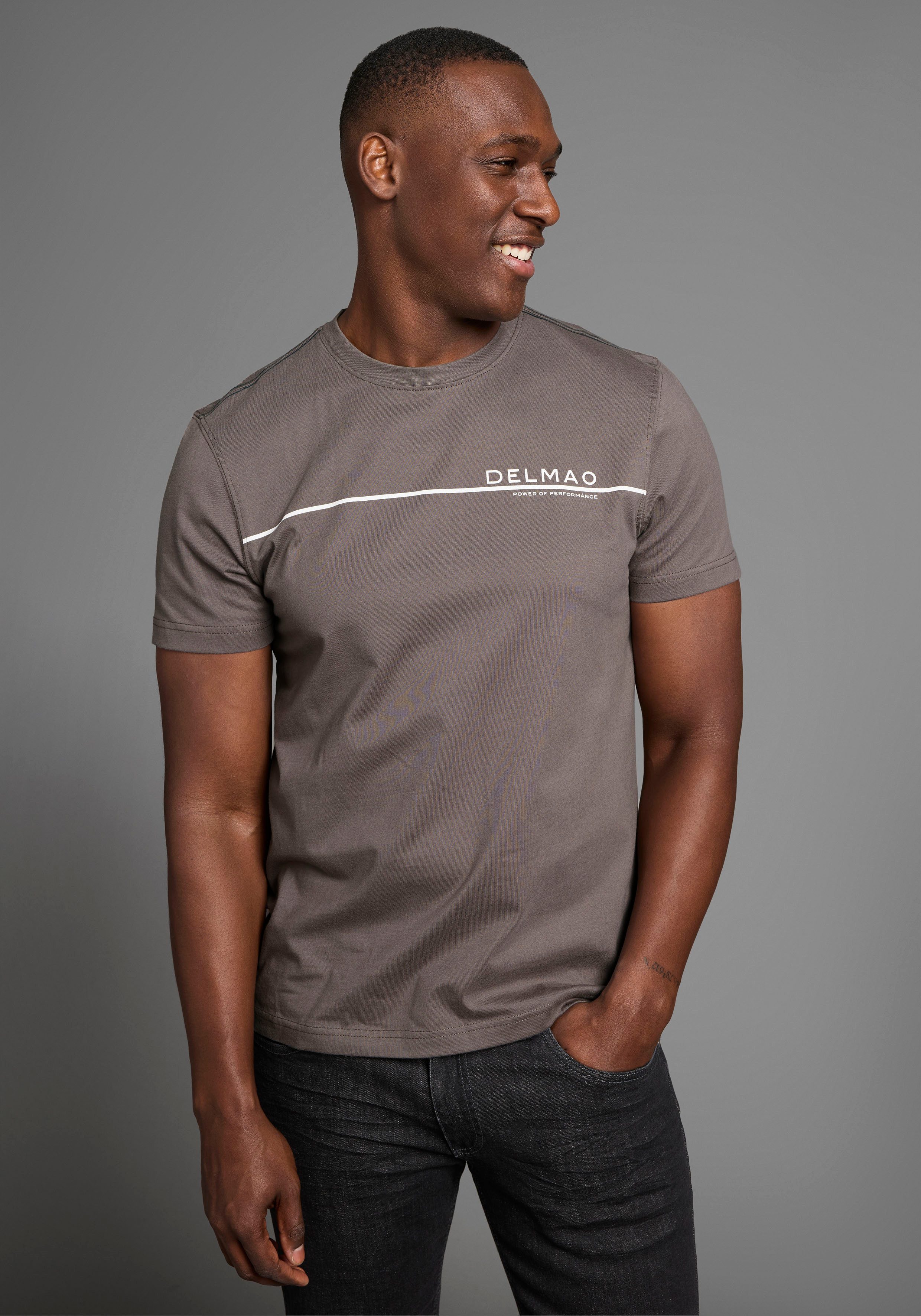 DELMAO T-shirt Korte mouw, met coole print, ronde halslijn, van 100% katoen heren t-shirts maat 4XL (68/70) grijs
