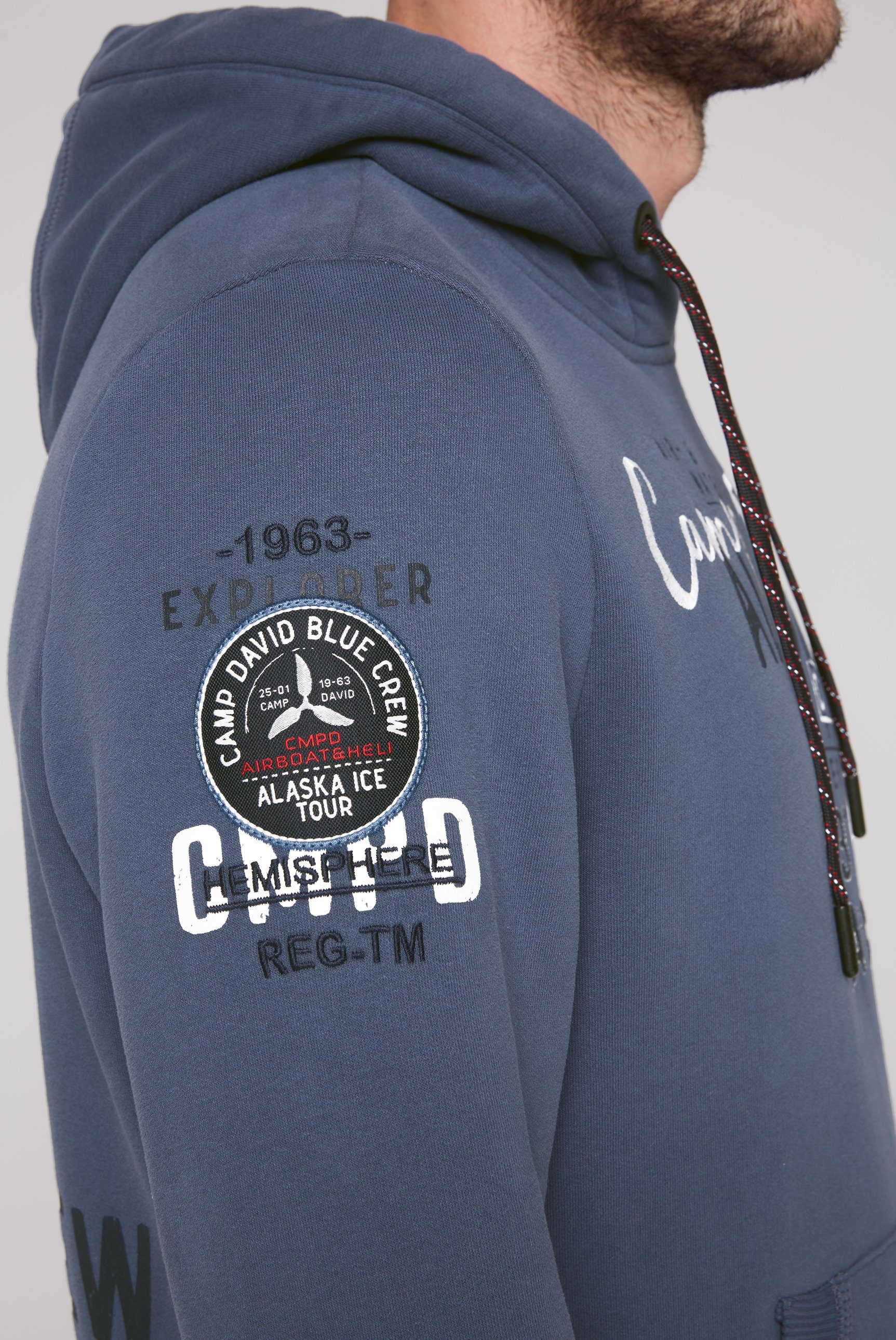 CAMP DAVID Hoodie met merk-applicaties