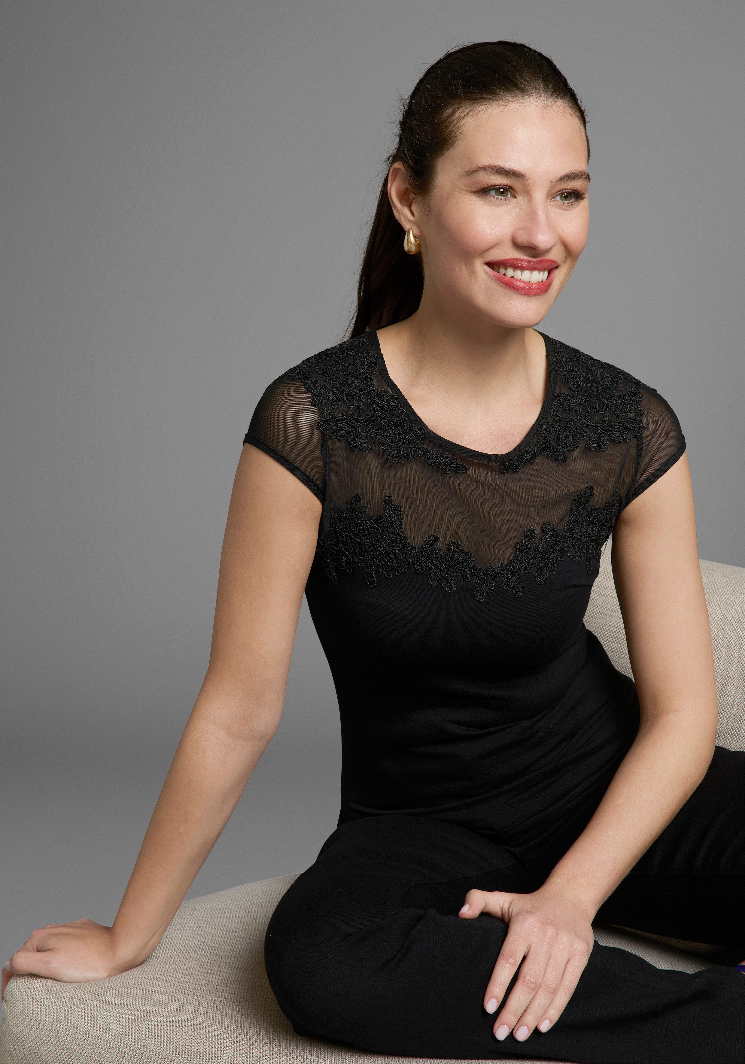 Melrose Shirt met ronde hals Korte mouwen, zeer figuurvolgend, feminiene stijl