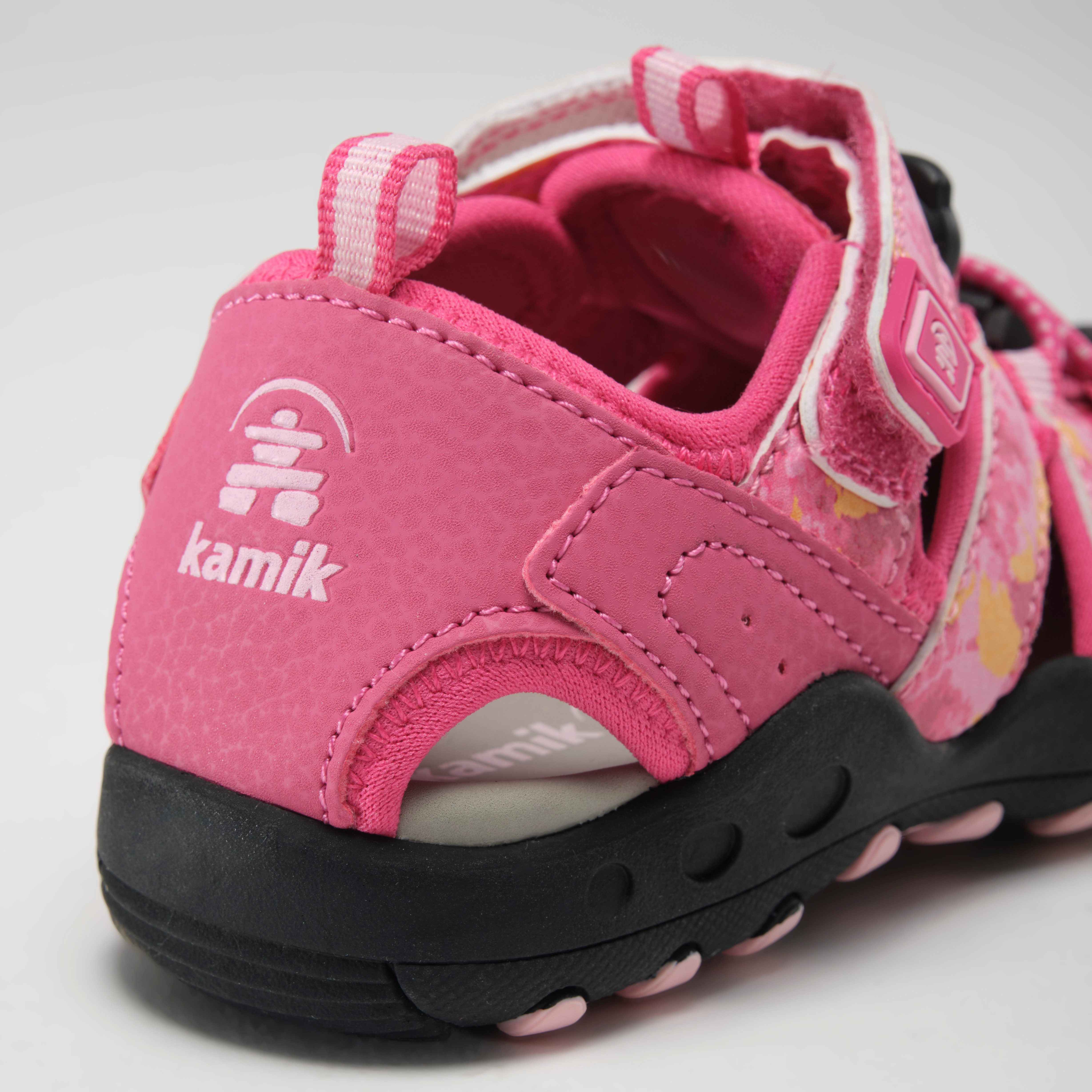 Kamik Sandalen Crab Print Sandaal met teenbescherming