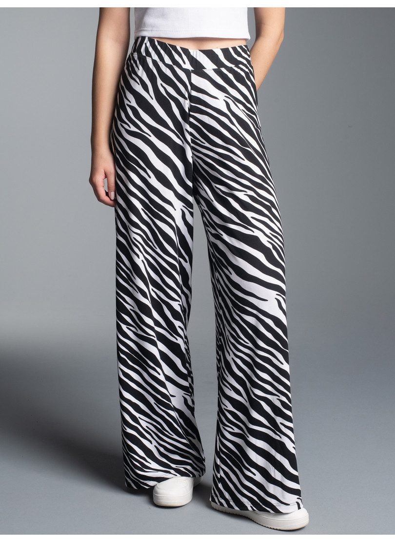 Trigema Jerseybroek TRIGEMA heupbroek met allover zebrapatroon (1-delig)