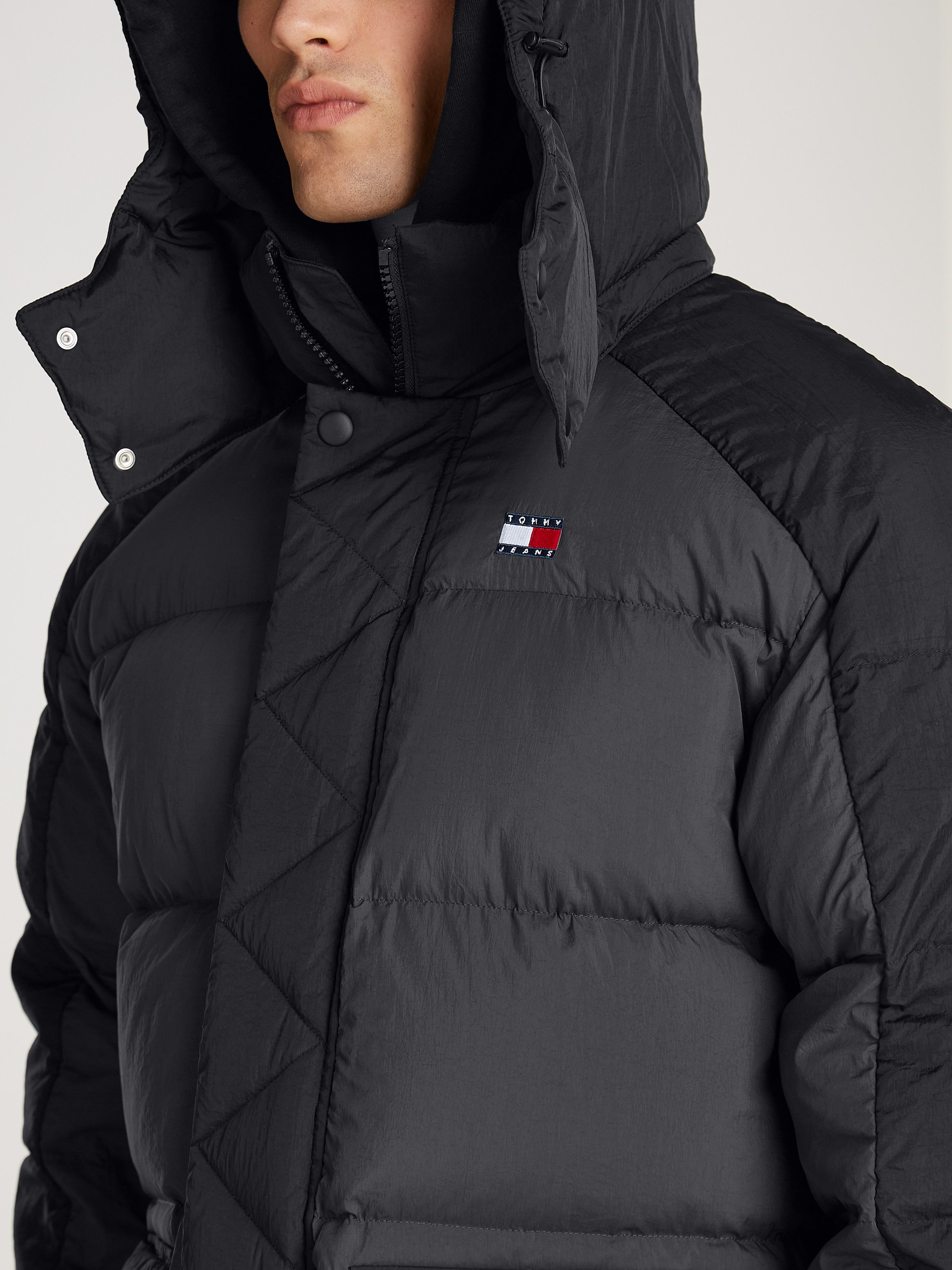TOMMY JEANS Gewatteerde jas TJM TWO TONE PARKA contrastkleurige inzetten