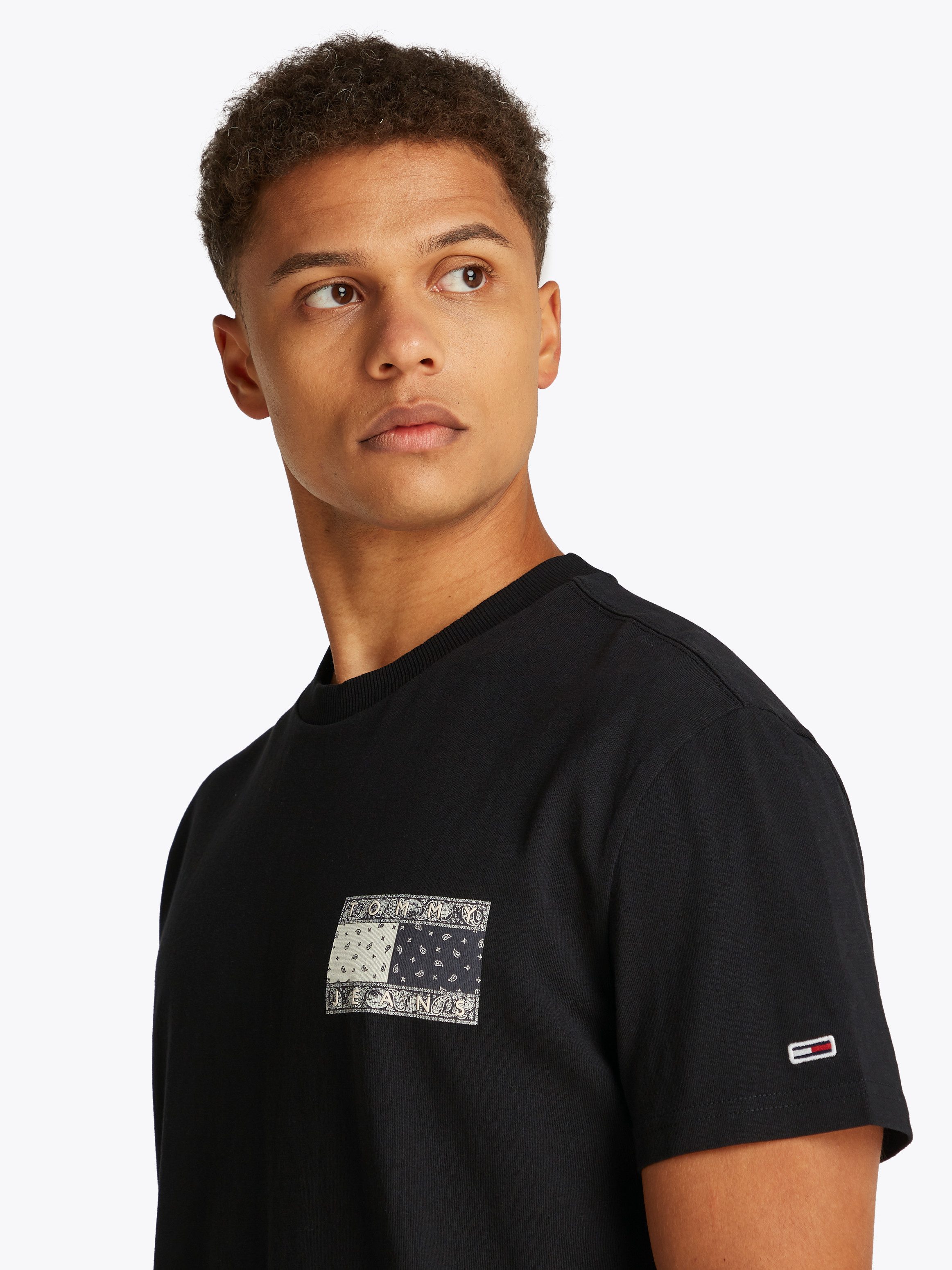TOMMY JEANS Shirt met korte mouwen TJM REG PAISLEY FLAG TEE EXT