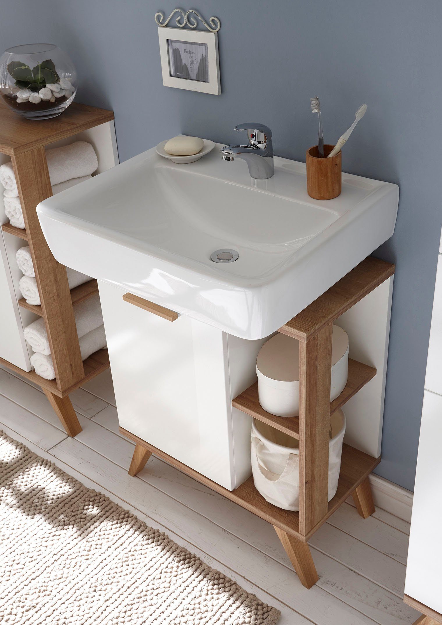 Saphir Badkamerserie Quickset 2-delig, wastafelonderkast met led-spiegel Wastafelmeubel inclusief deurdemper, 60,5 cm breed, 1 deur, opzij legplanken (3-delig)