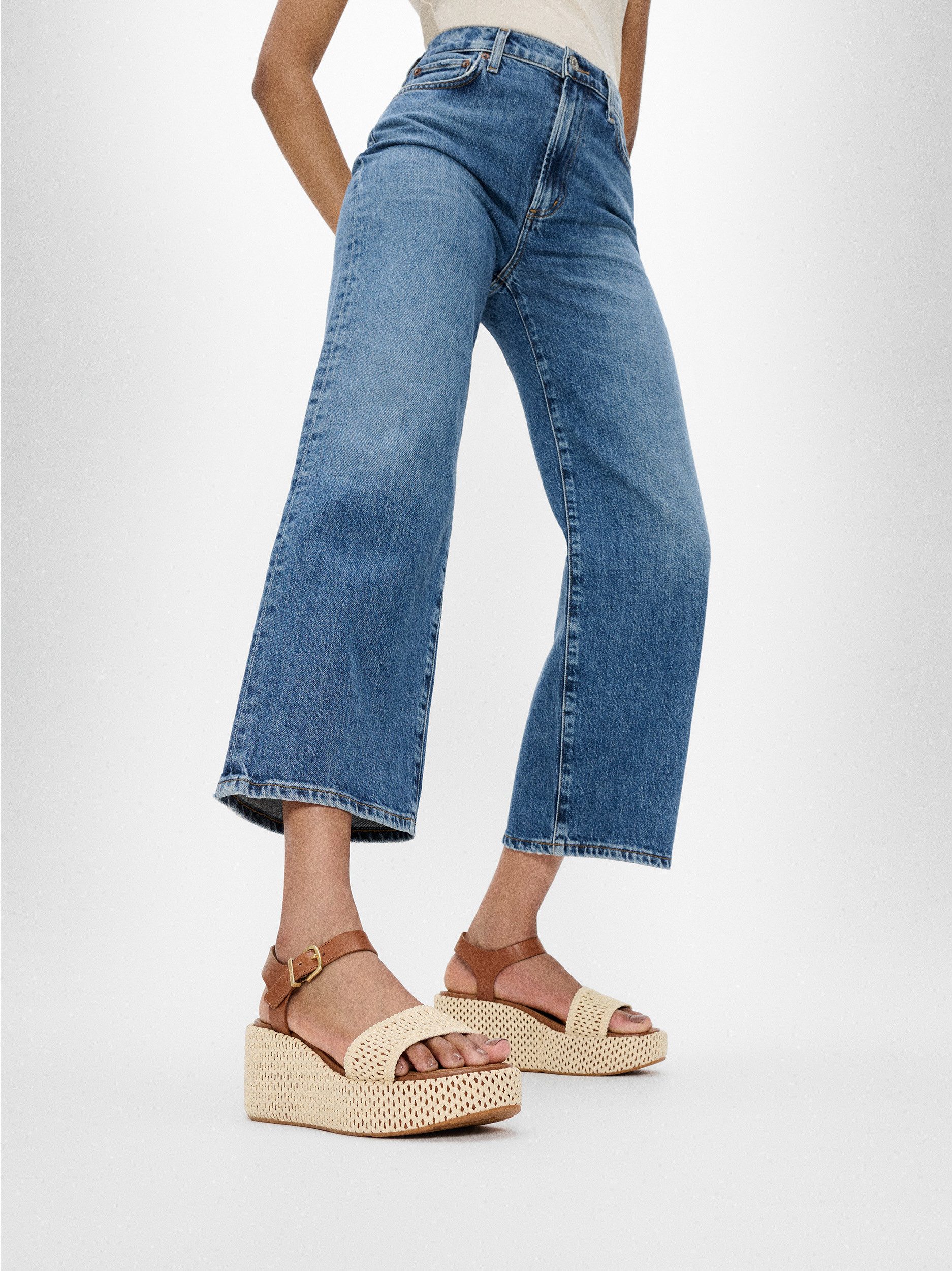 Fitflop Sleehaksandaaltjes PLATFFORMS WOVEN WEDGE , plateau sandaal, zomerschoen in verfijnde uitstraling