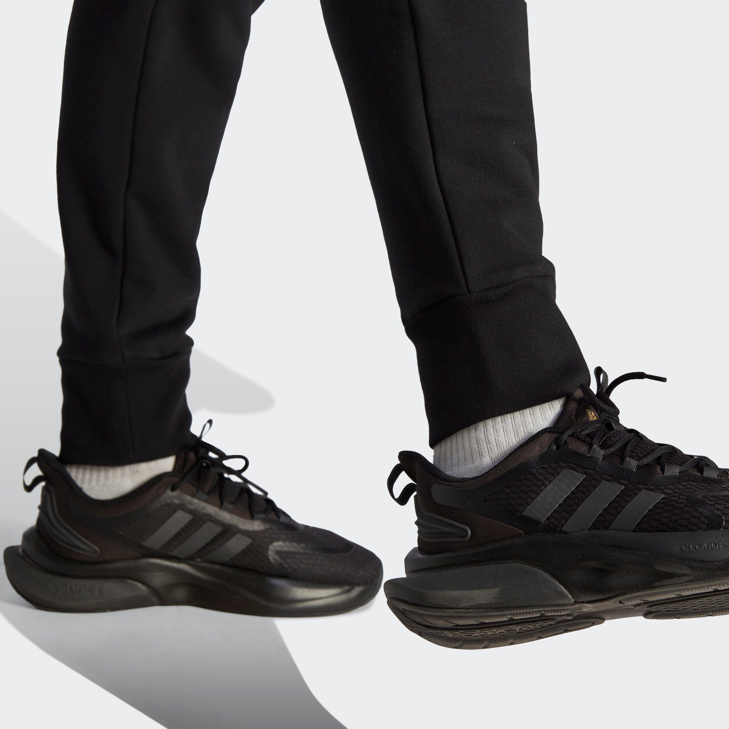 adidas Sportswear Sportbroek ESSENTIALS FRENCH TERRY TAPERED CUFF LOGO BROEK (1-delig)