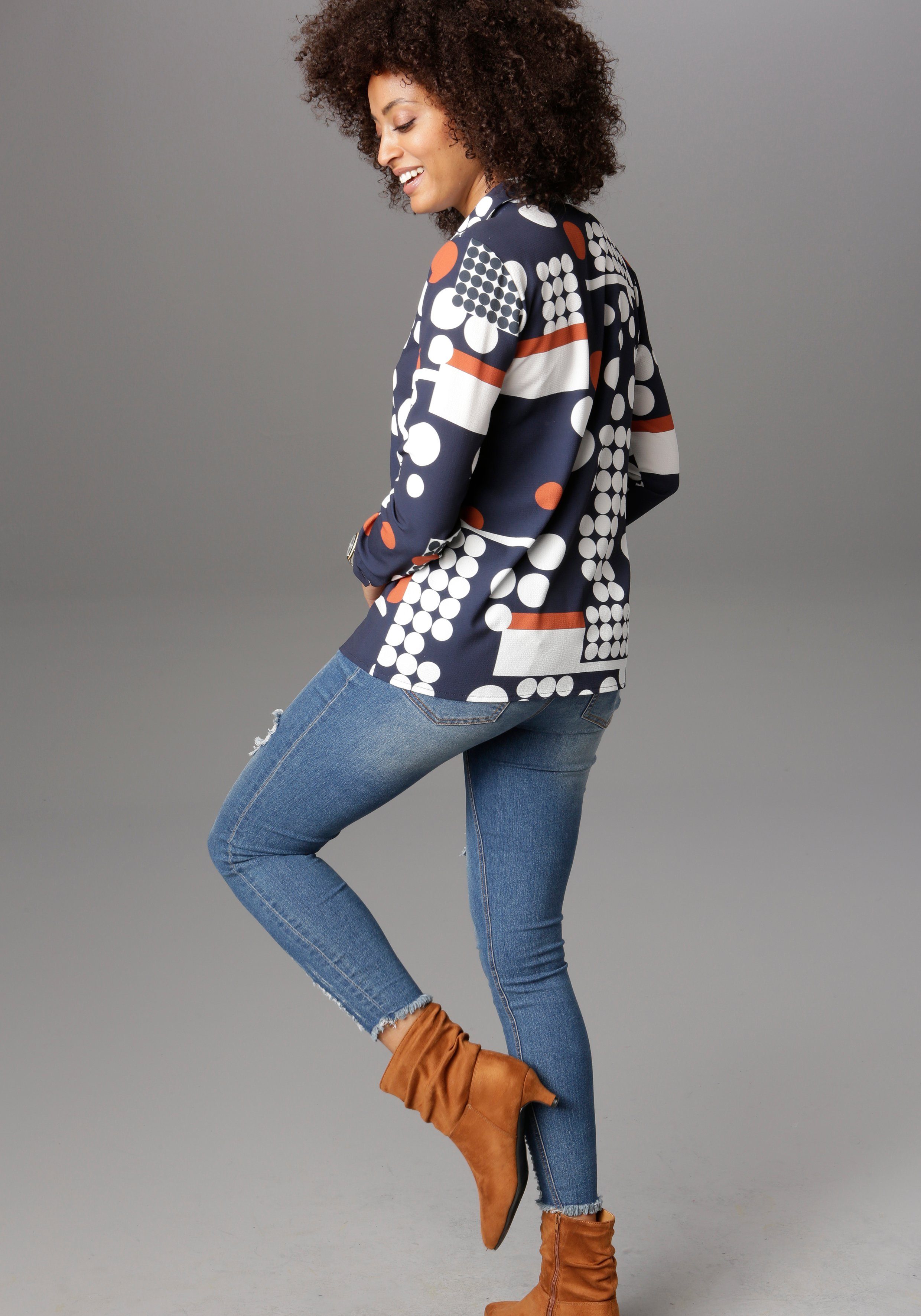 Aniston SELECTED Overhemdblouse met moderne stippeltjesprint