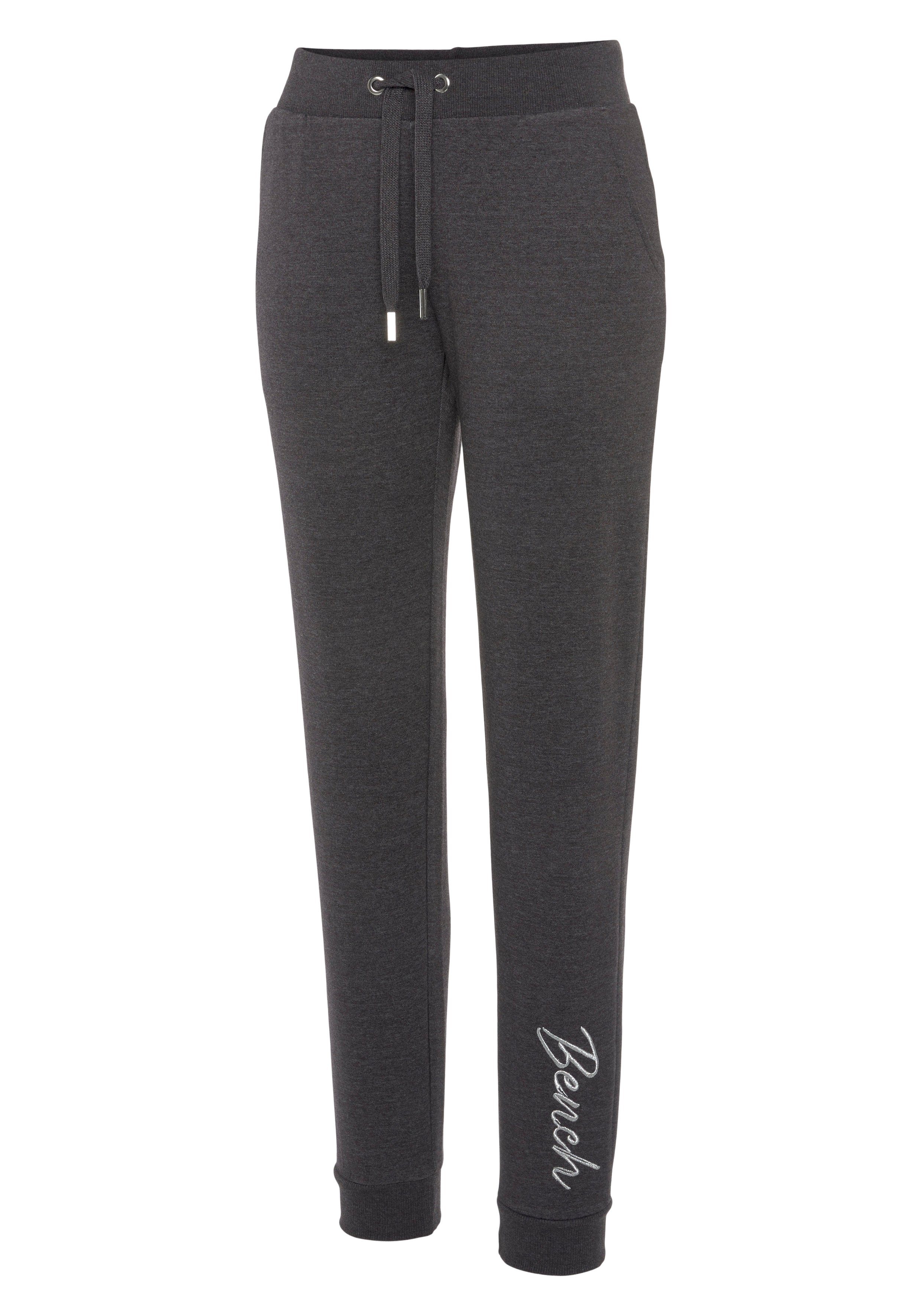 Bench. Loungewear Relaxbroek -loungebroek, sweatbroek met glanzende logo-borduurwerk, loungewear, loungepak