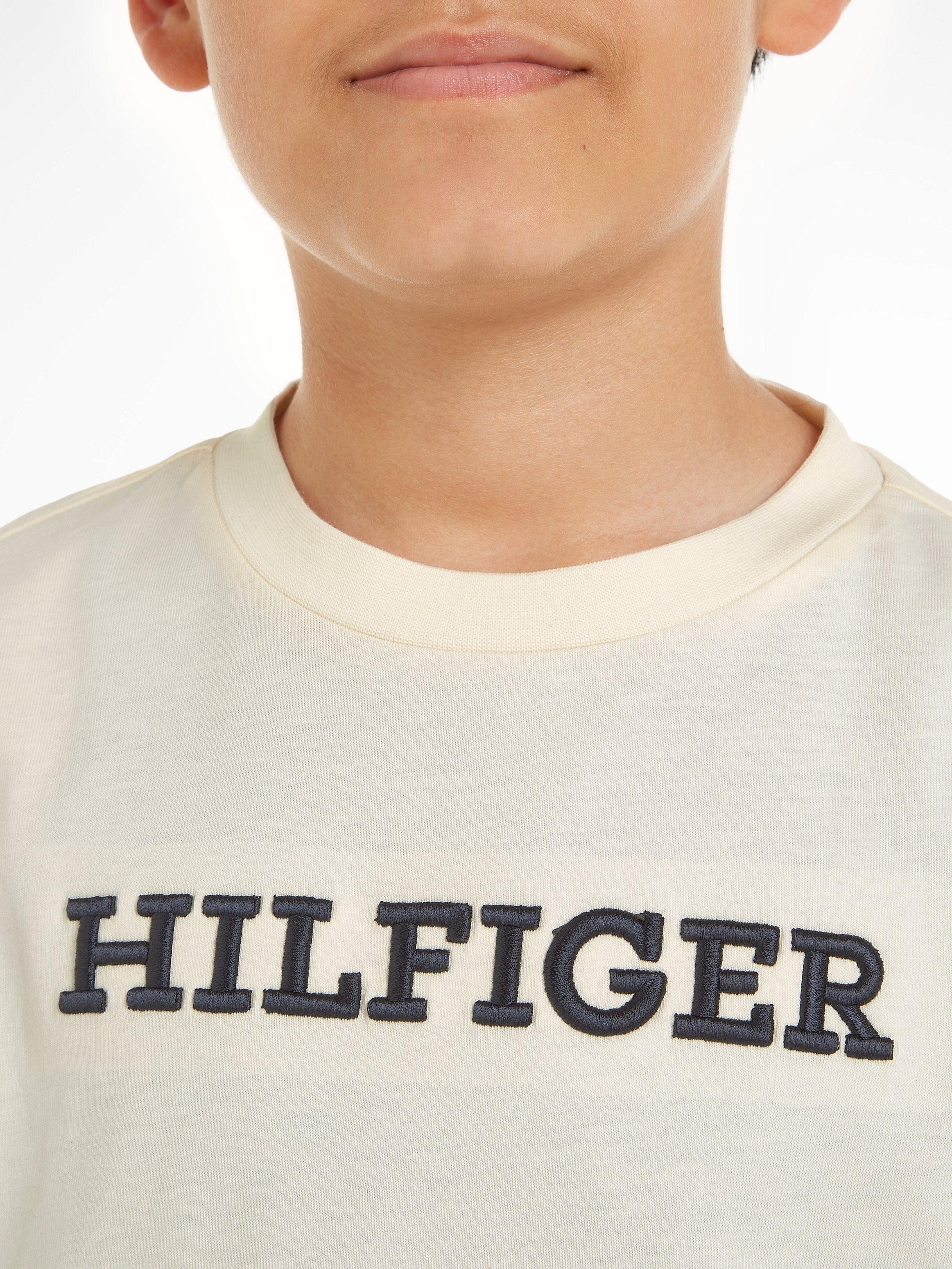Tommy Hilfiger T-shirt U MONOTYPE TEE S/S met groot logoborduursel