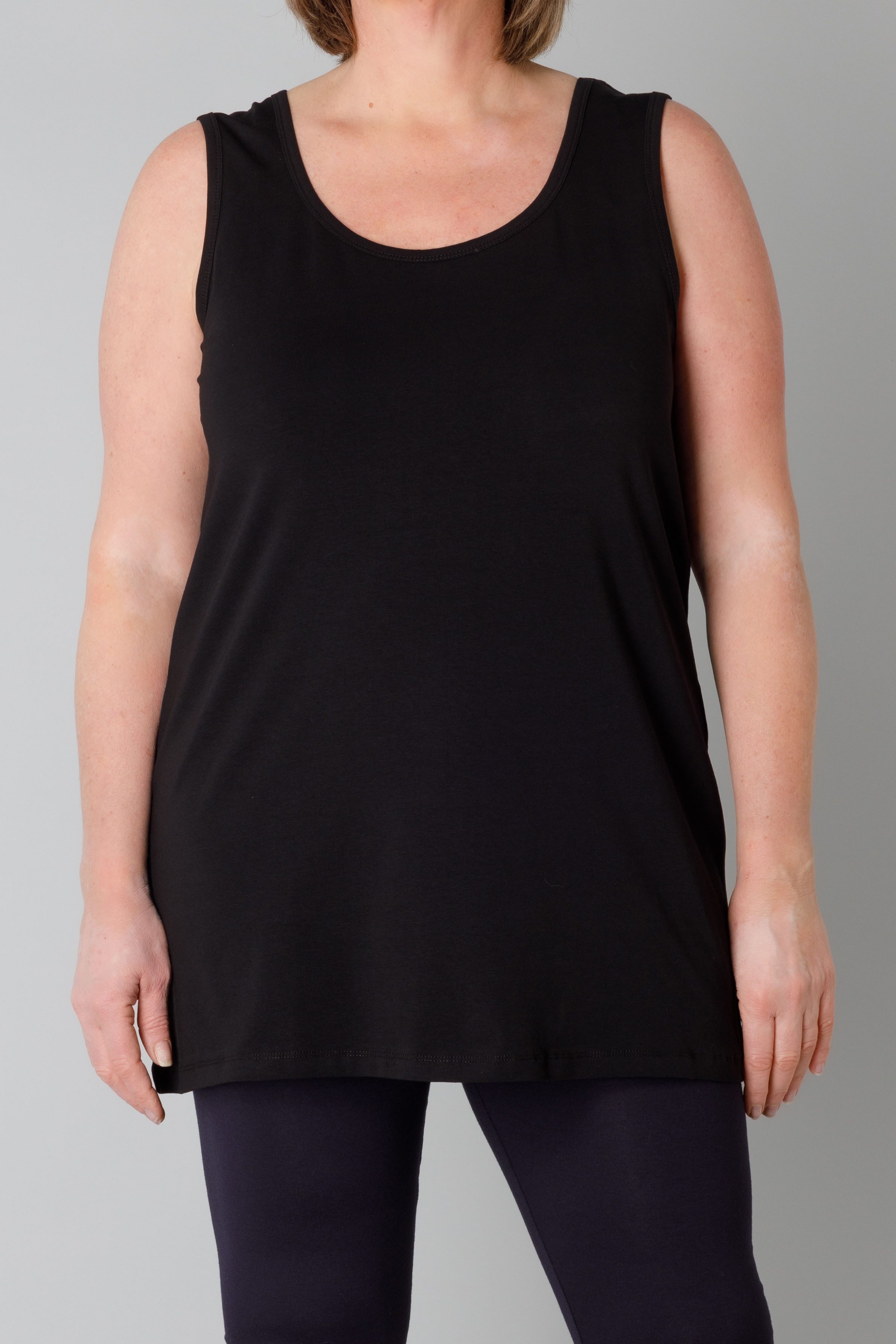 Base Level Curvy Lange top in grote maten