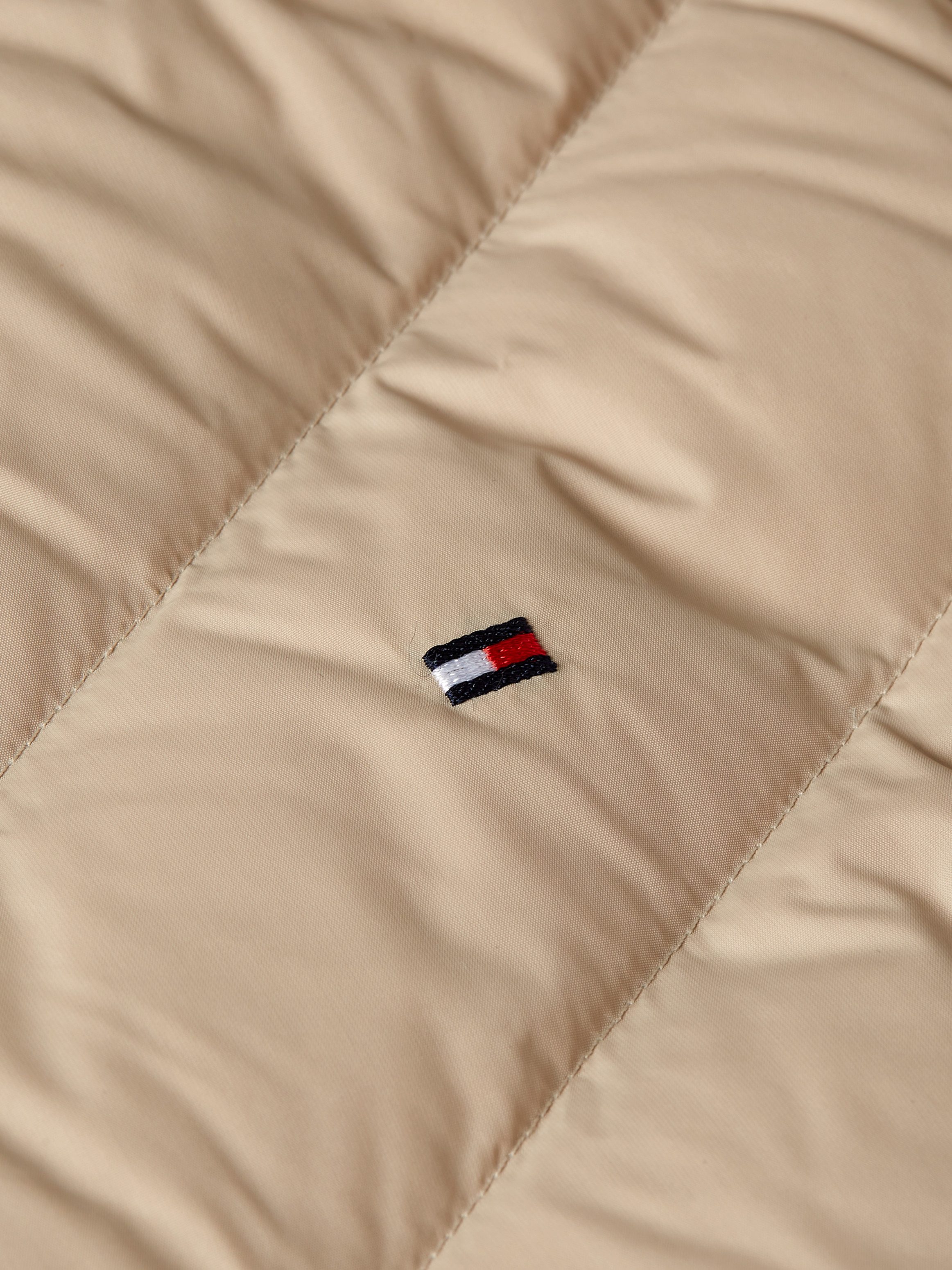 Tommy Hilfiger Gewatteerde jas CHEVRON MW PADDED COAT met gemiddelde vulling en tommy hilfiger merklabel