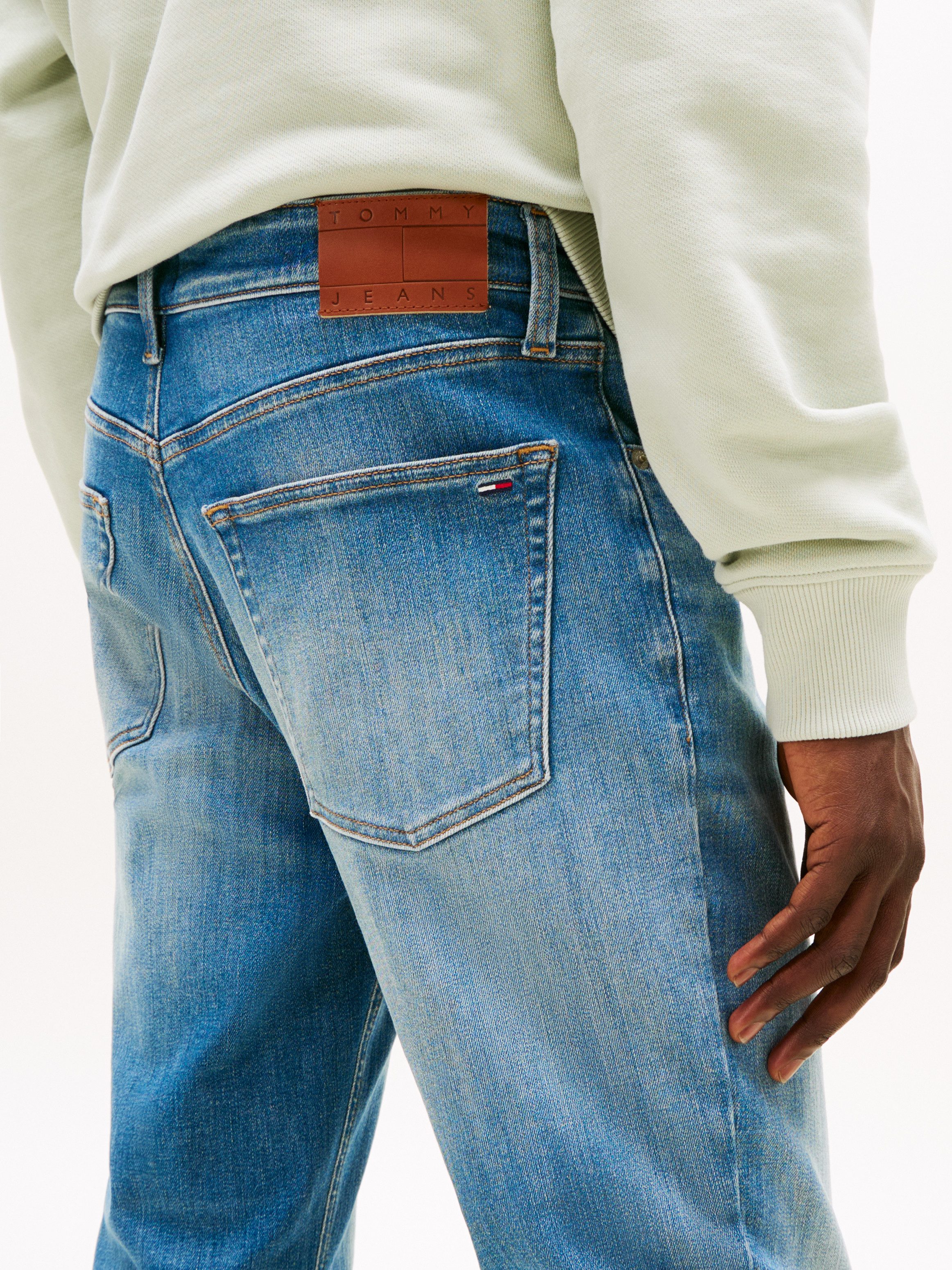 TOMMY JEANS Straight jeans SCANTON SLIM BI0234 Met merkenlabel van leer achter